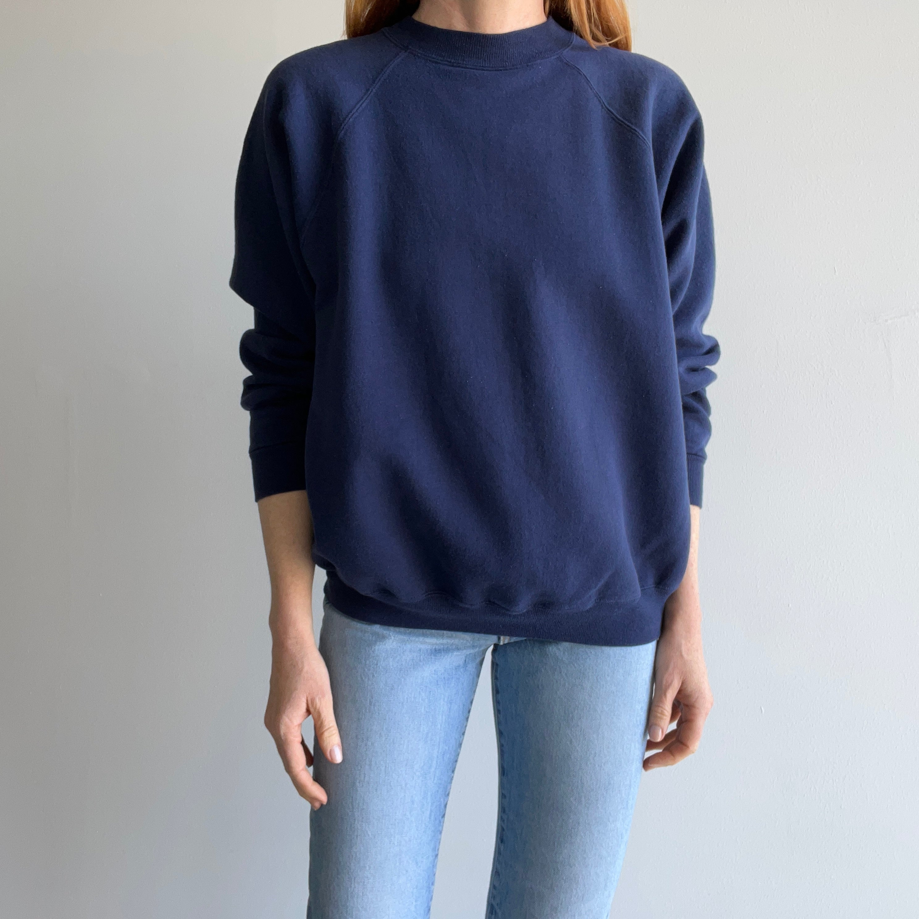 1990s Blank Navy Hanes Sweatshirt