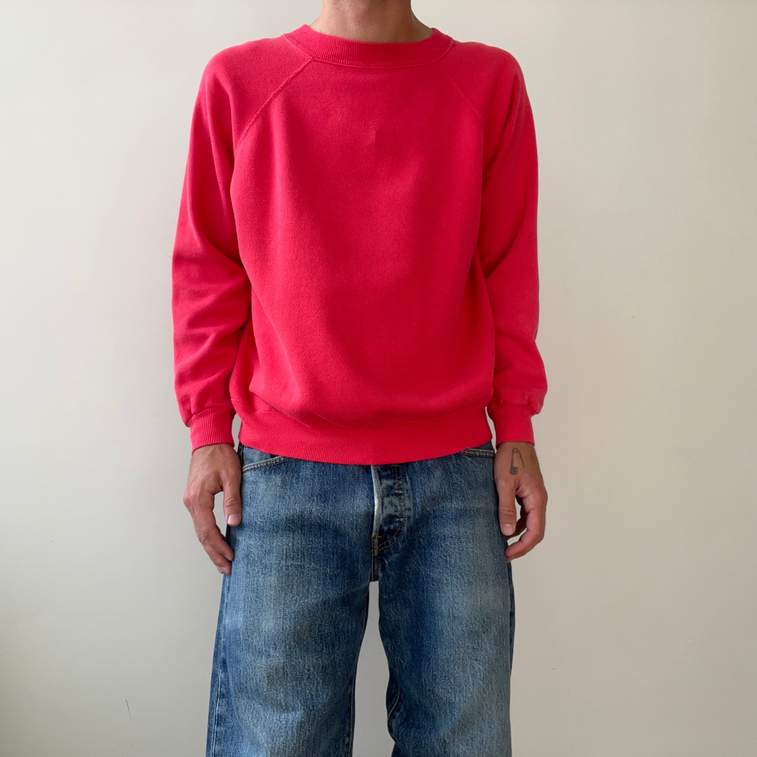 00s Heavy Weight Blank Black Sweatshirt par FOTL - Structuré