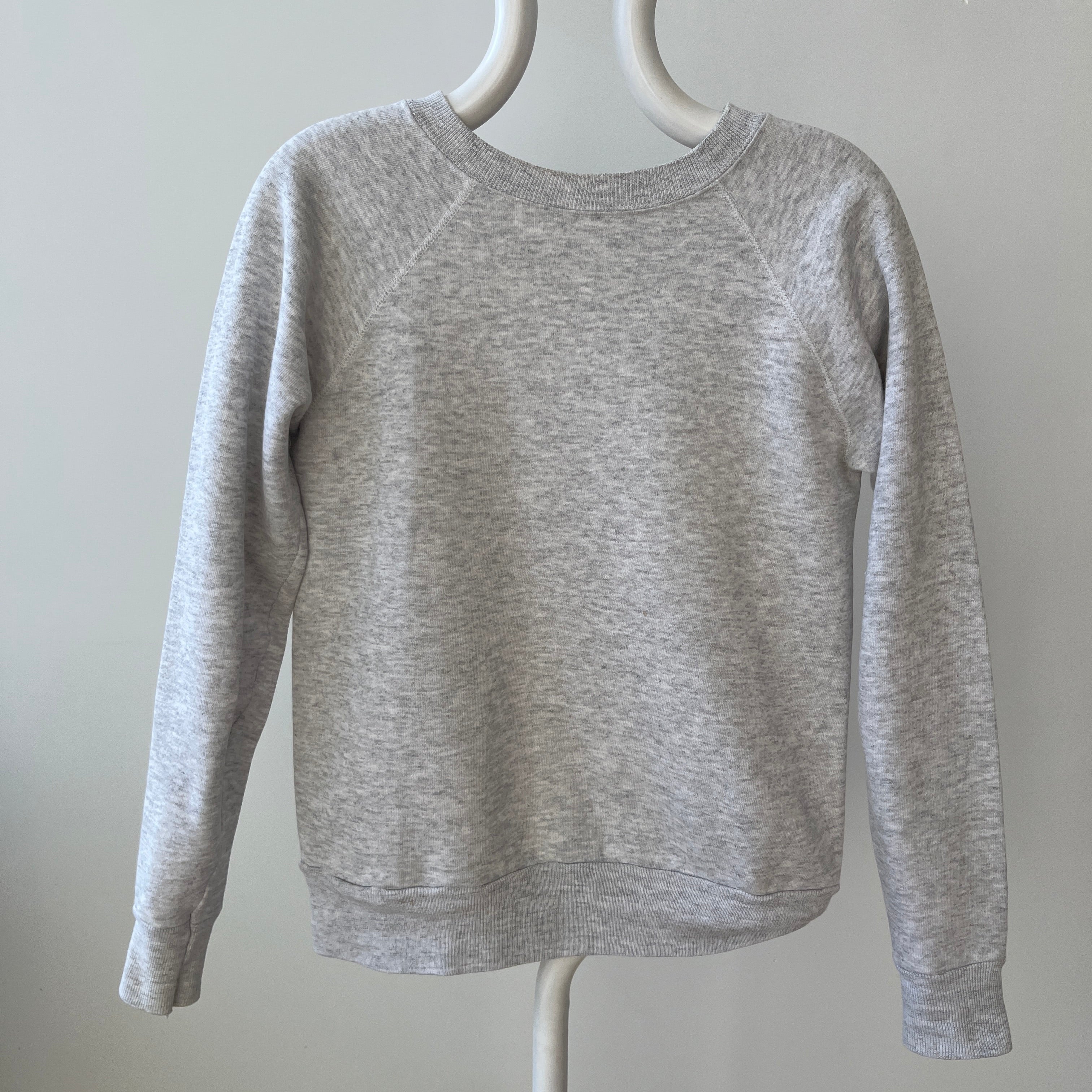 1980s Light Gray Perfectly Worn Raglan Sweatshirt