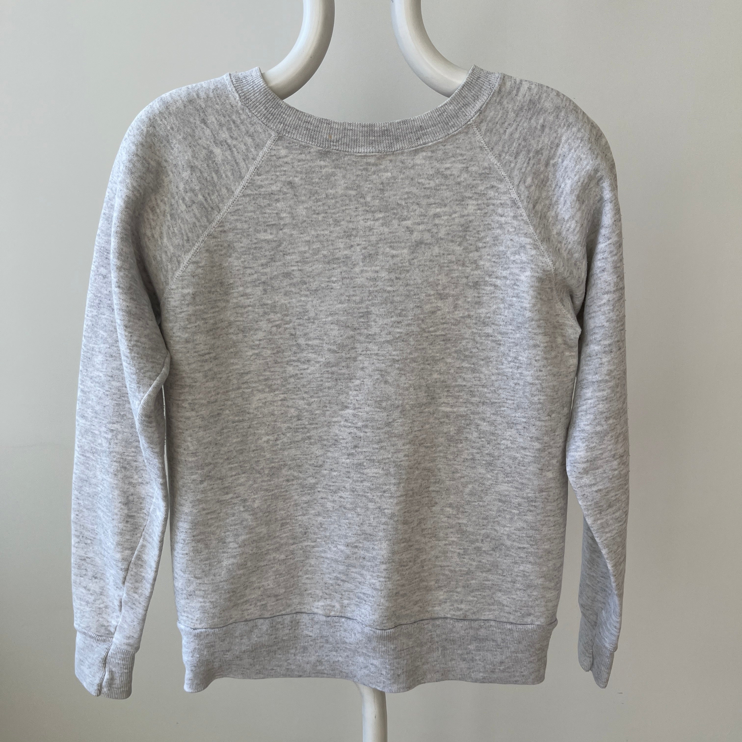 1980s Light Gray Perfectly Worn Raglan Sweatshirt