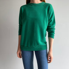 1980s Kelly Green Raglan Sweatshirt - A Gem!