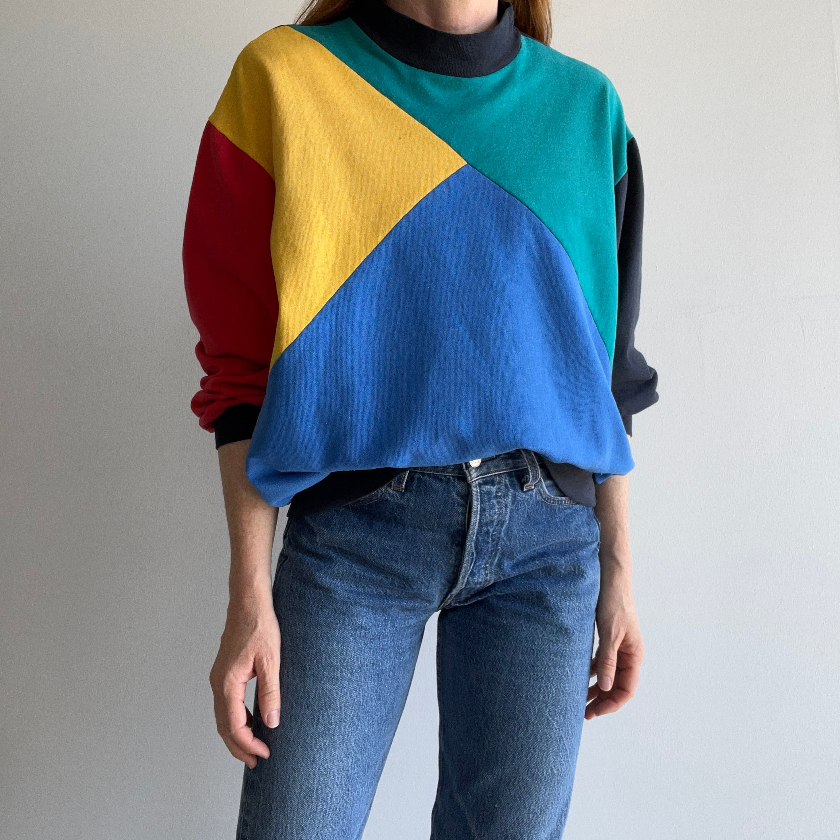 1980s Thin and Slouchy Color Block Mock Neck Sweatshirt (Lightweight)