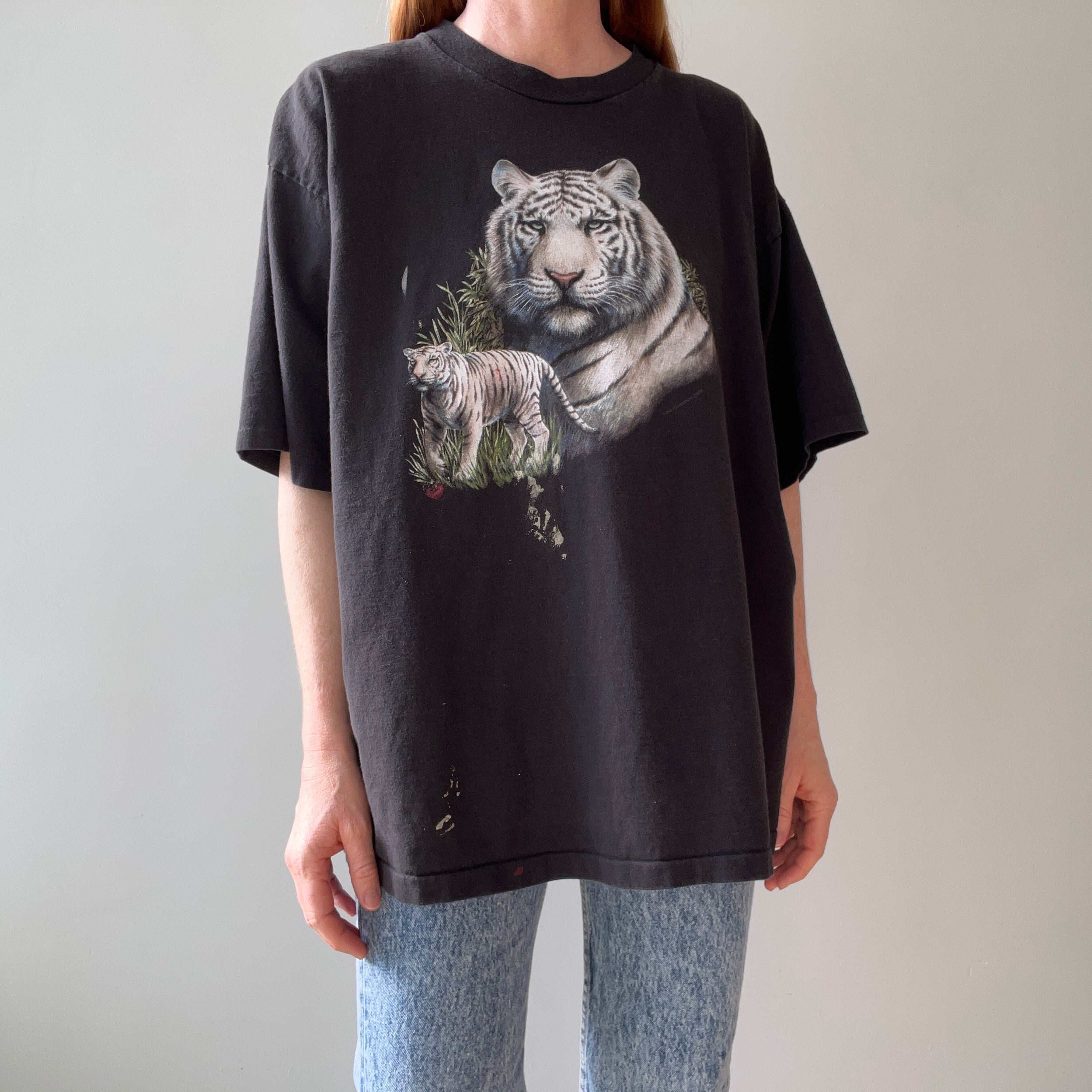 1990s Paint Stained Larger Big White Cat Cotton T-Shirt