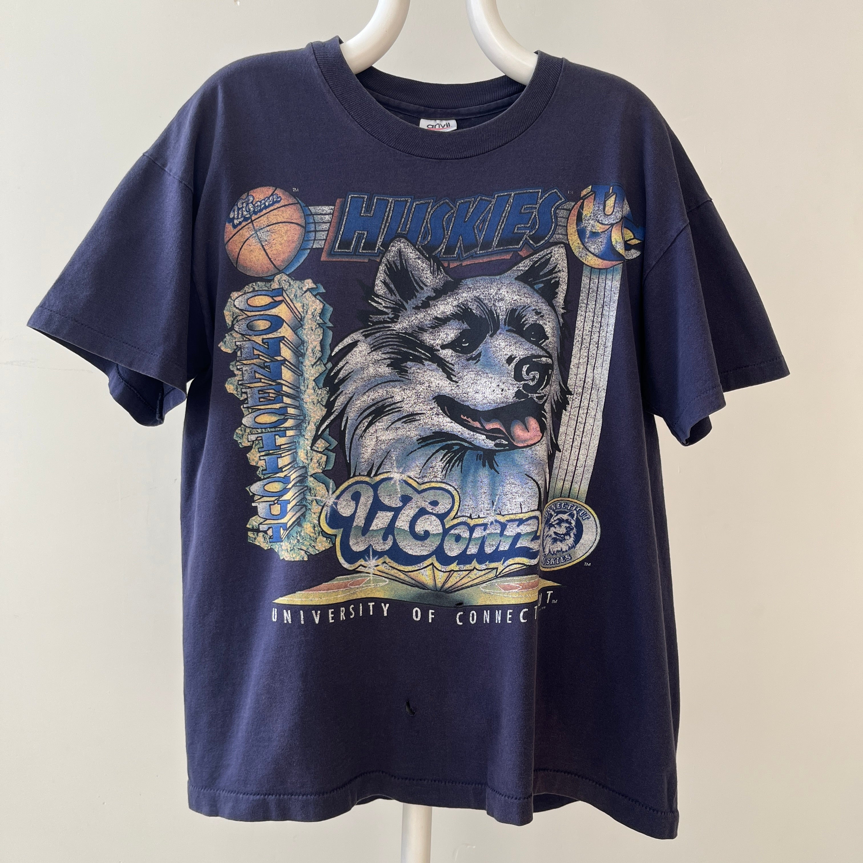 1995 UConn Huskies Basketball T Shirt - !!!