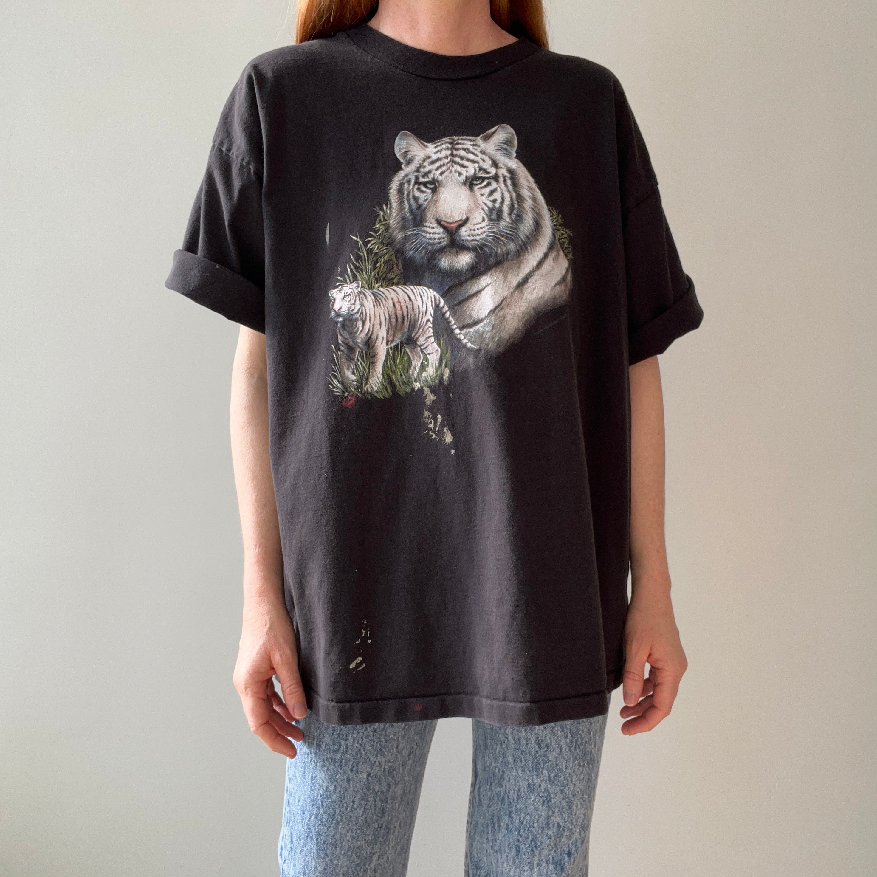 1990s Paint Stained Larger Big White Cat Cotton T-Shirt