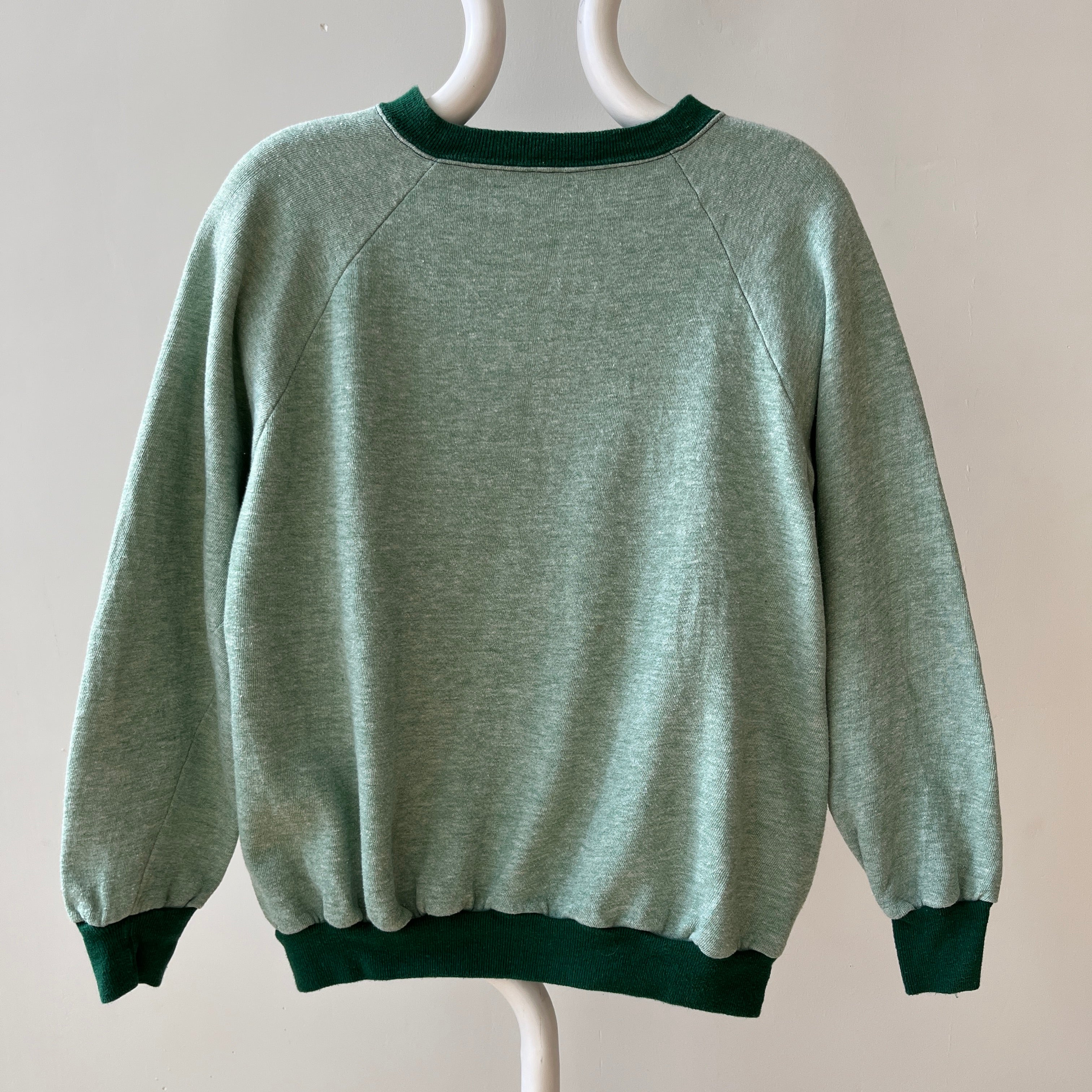 00s Heavy Weight Blank Black Sweatshirt par FOTL - Structuré