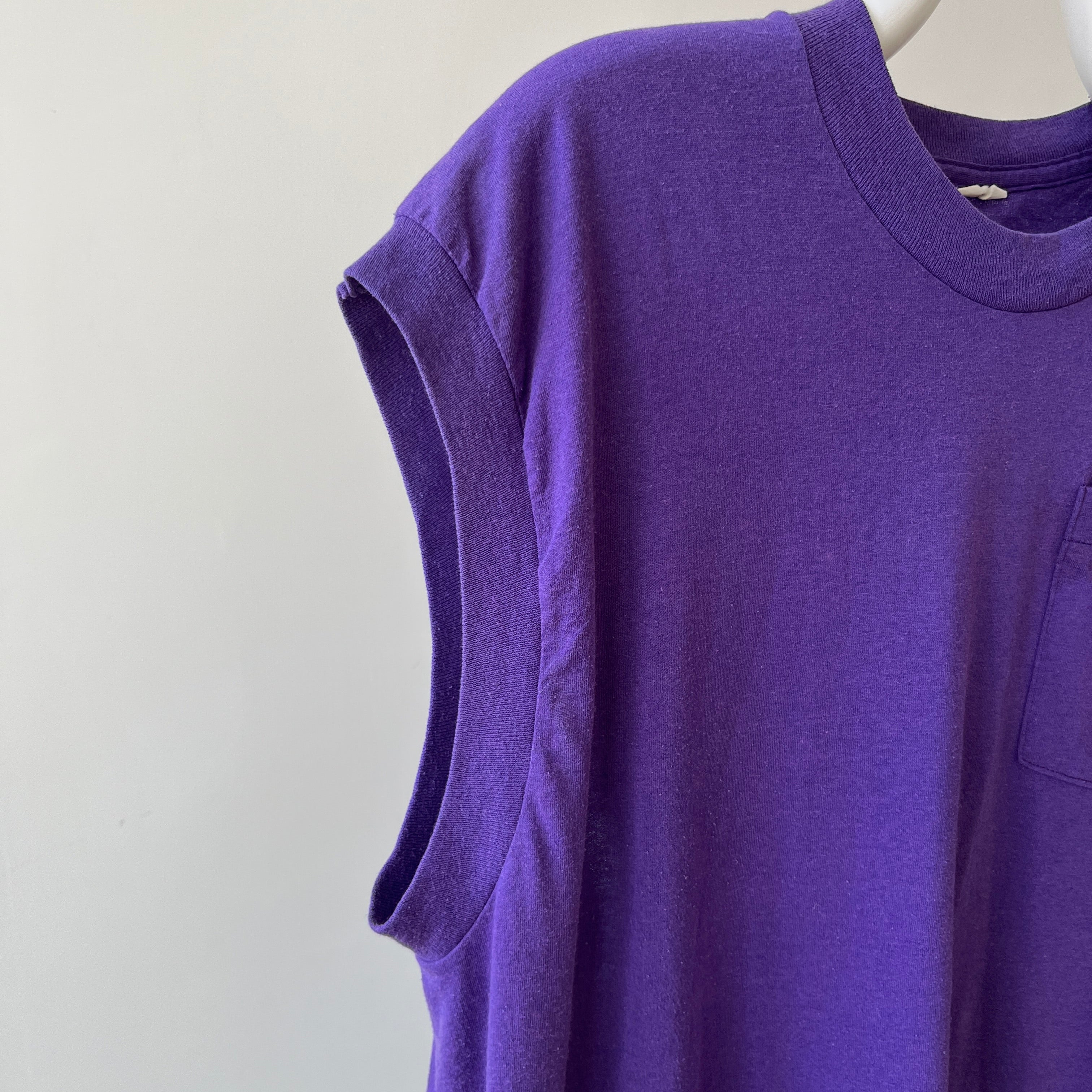 T-shirt teinté de peinture noire vierge des années 00