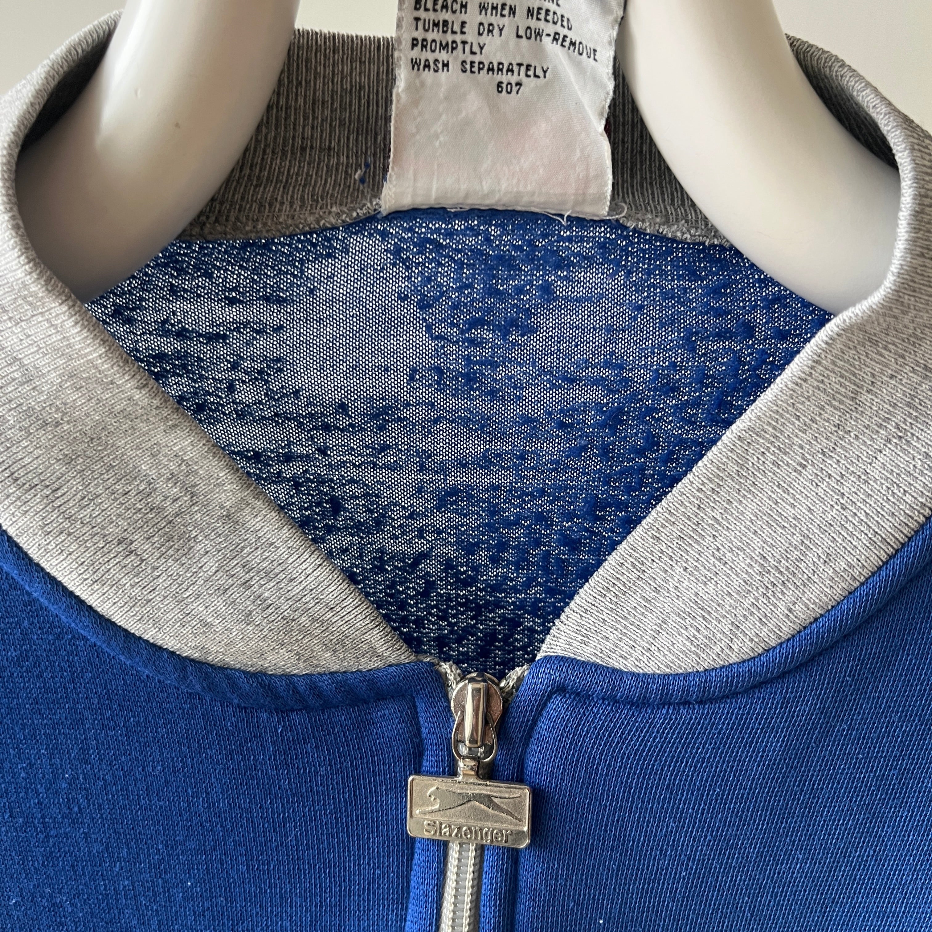 Brouillon de sweat-shirt vierge