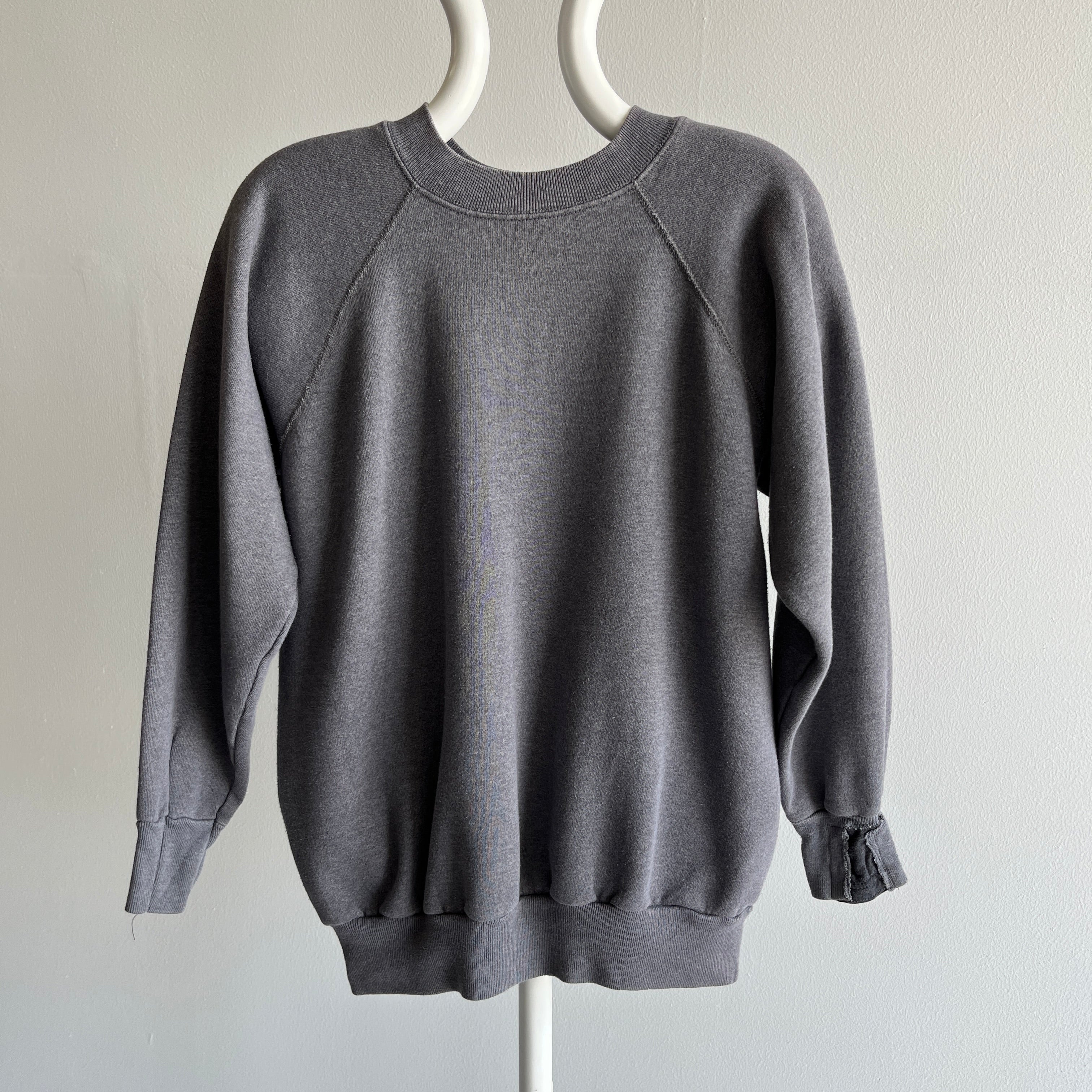 00s Heavy Weight Blank Black Sweatshirt par FOTL - Structuré