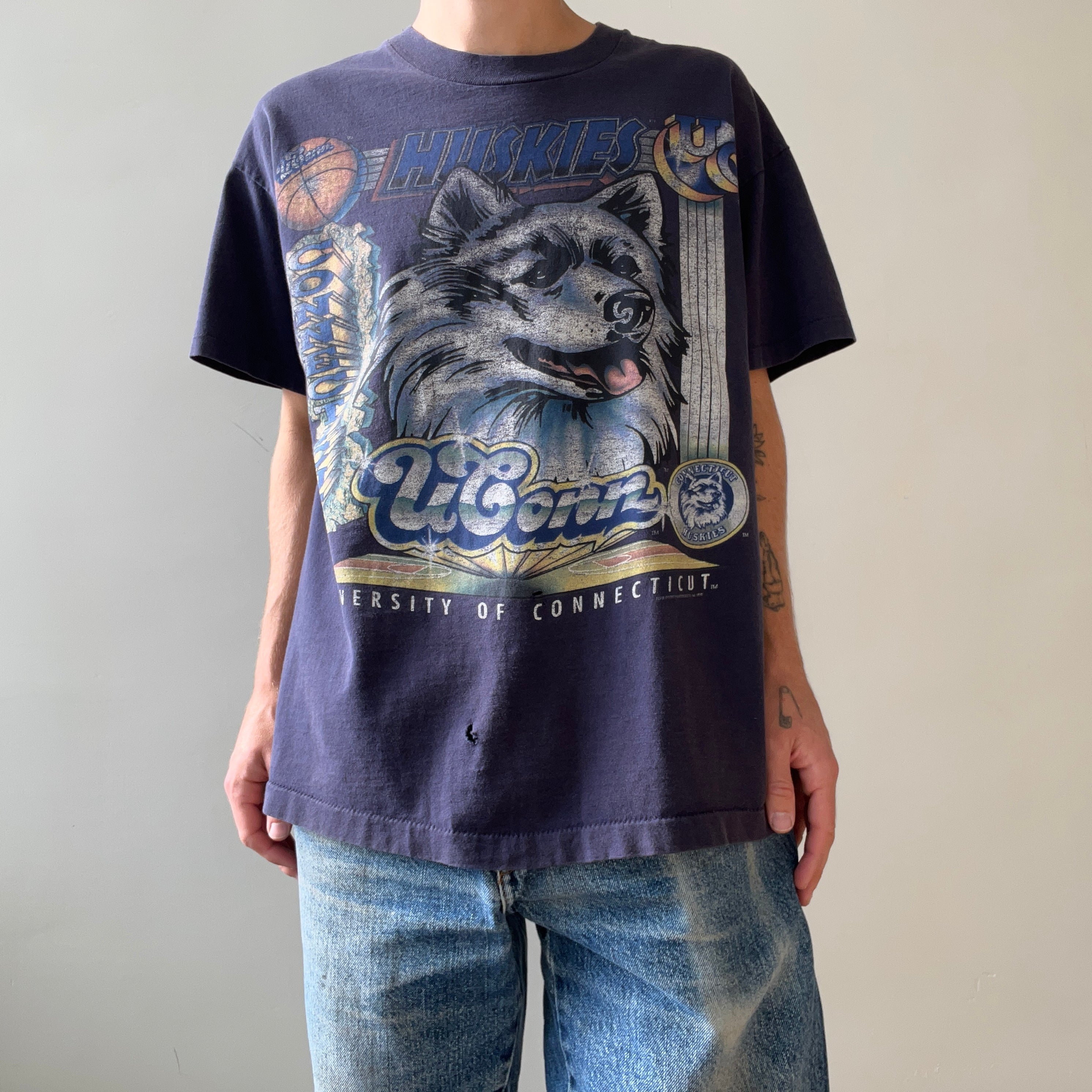 1995 UConn Huskies Basketball T Shirt - !!!
