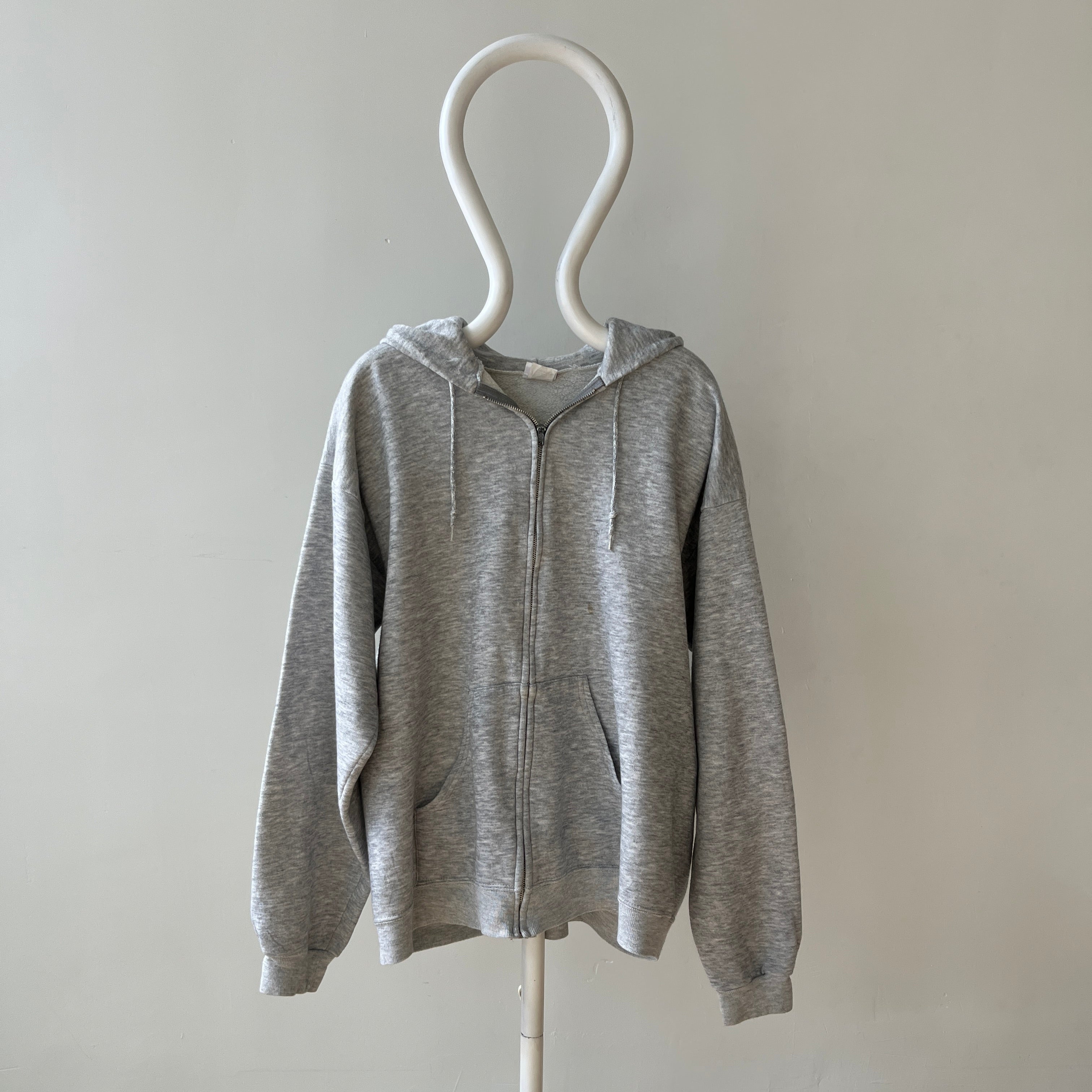 00s Heavy Weight Blank Black Sweatshirt par FOTL - Structuré