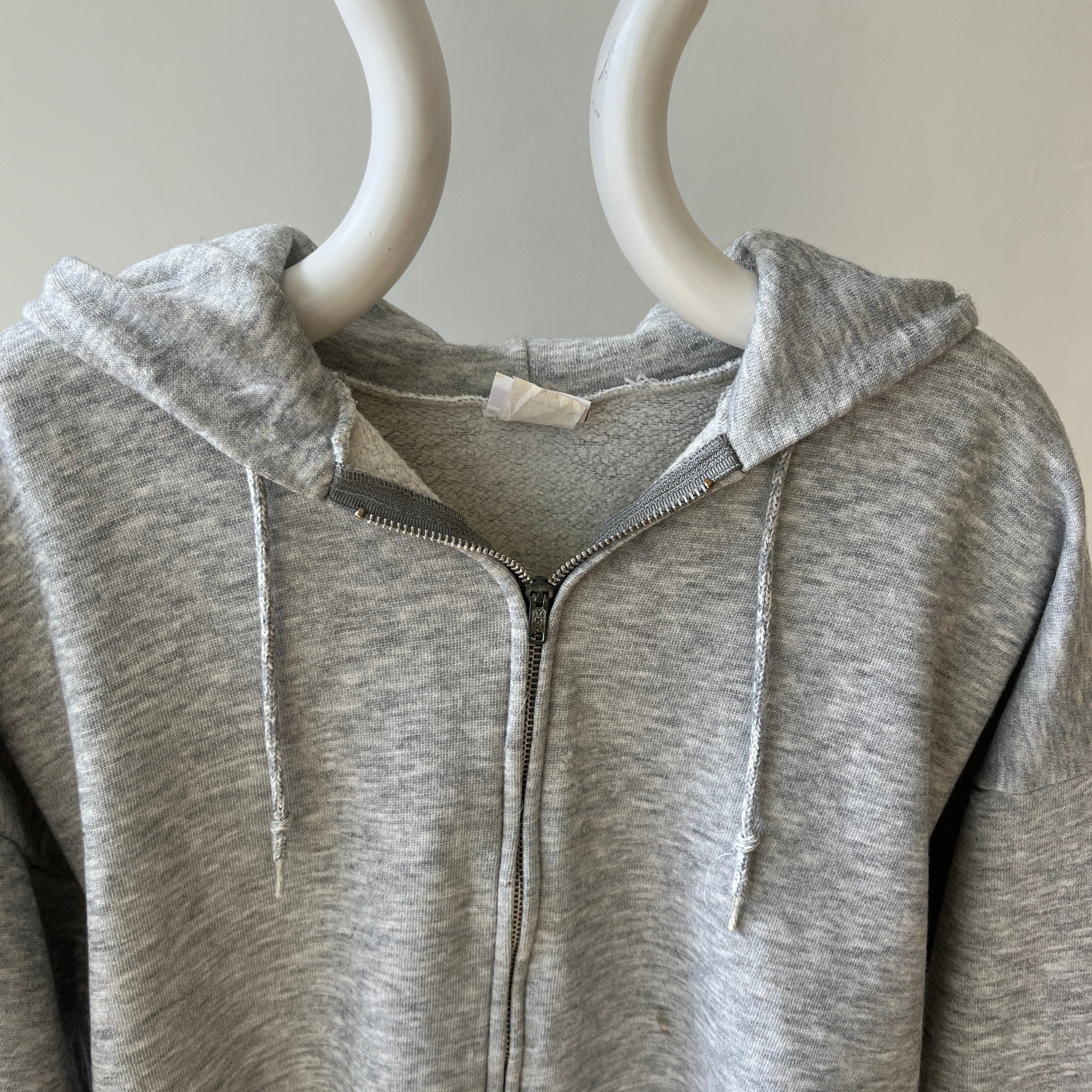 00s Heavy Weight Blank Black Sweatshirt par FOTL - Structuré