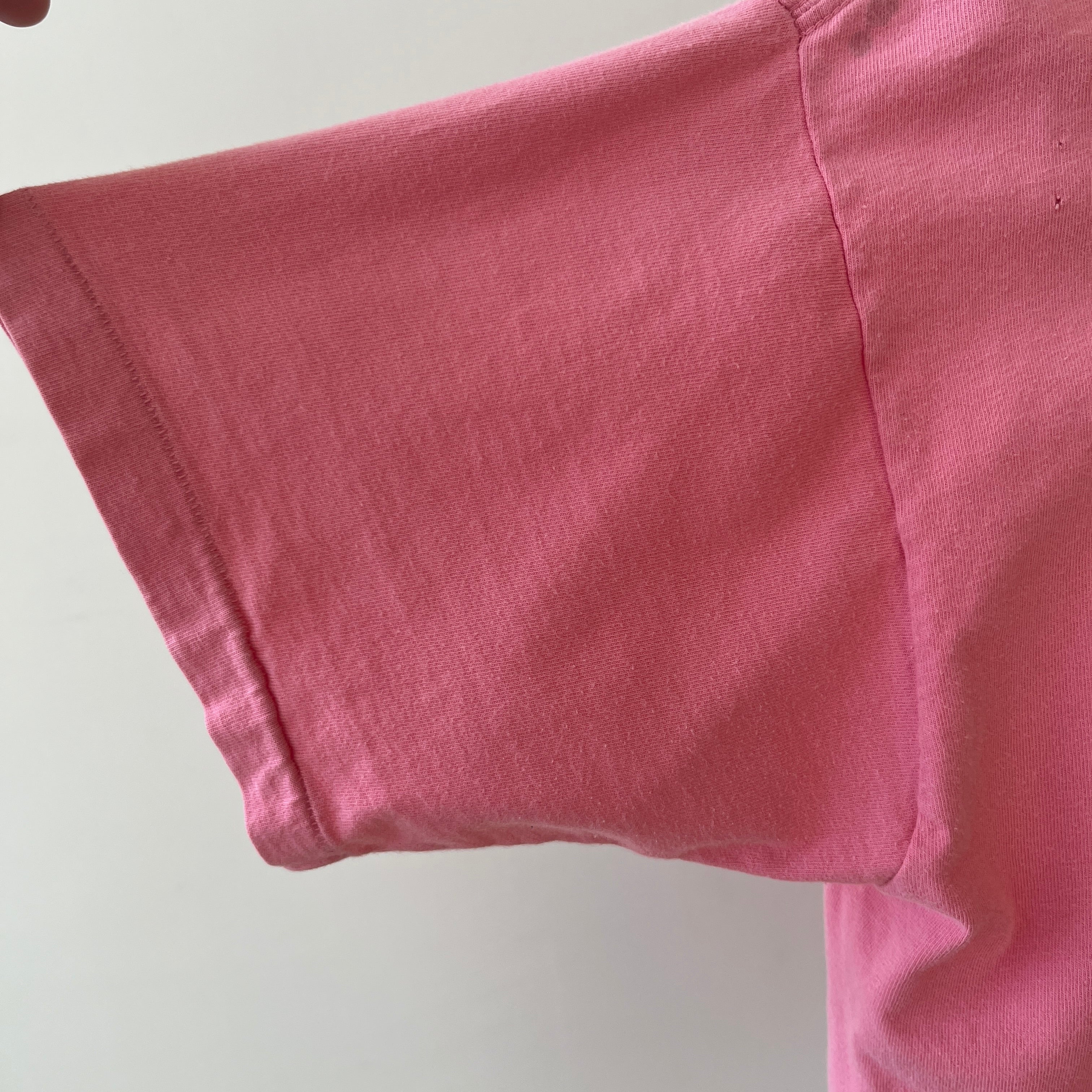 T-shirt teinté de peinture noire vierge des années 00