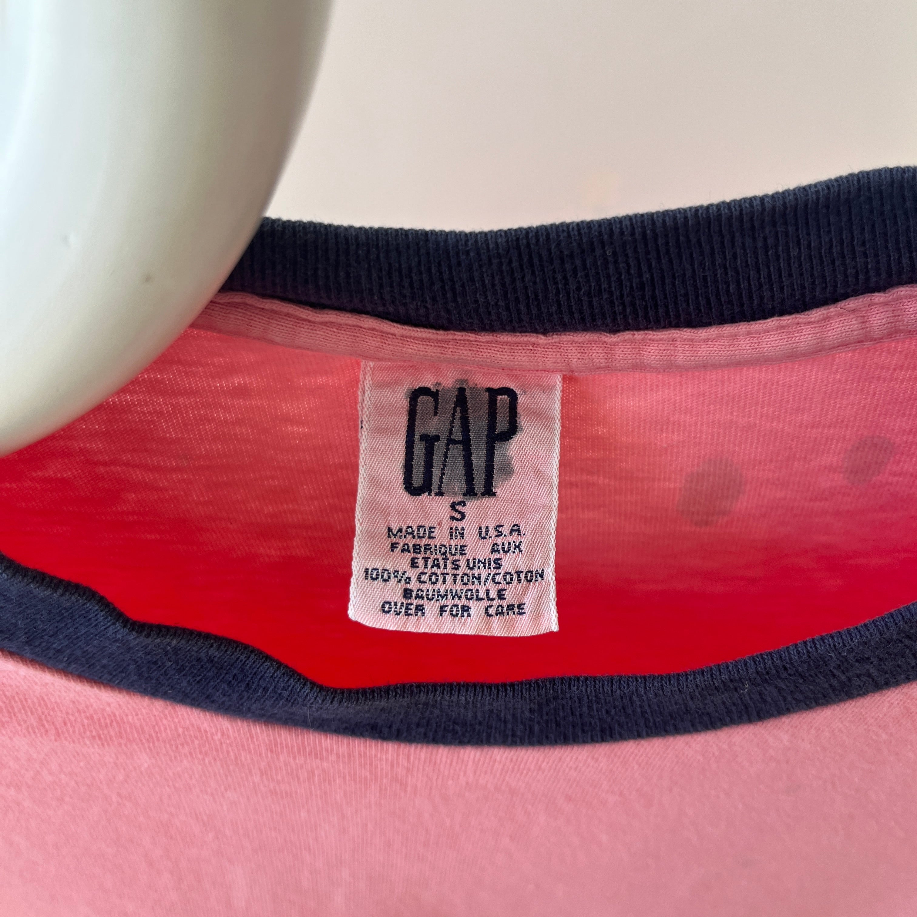 T-shirt teinté de peinture noire vierge des années 00