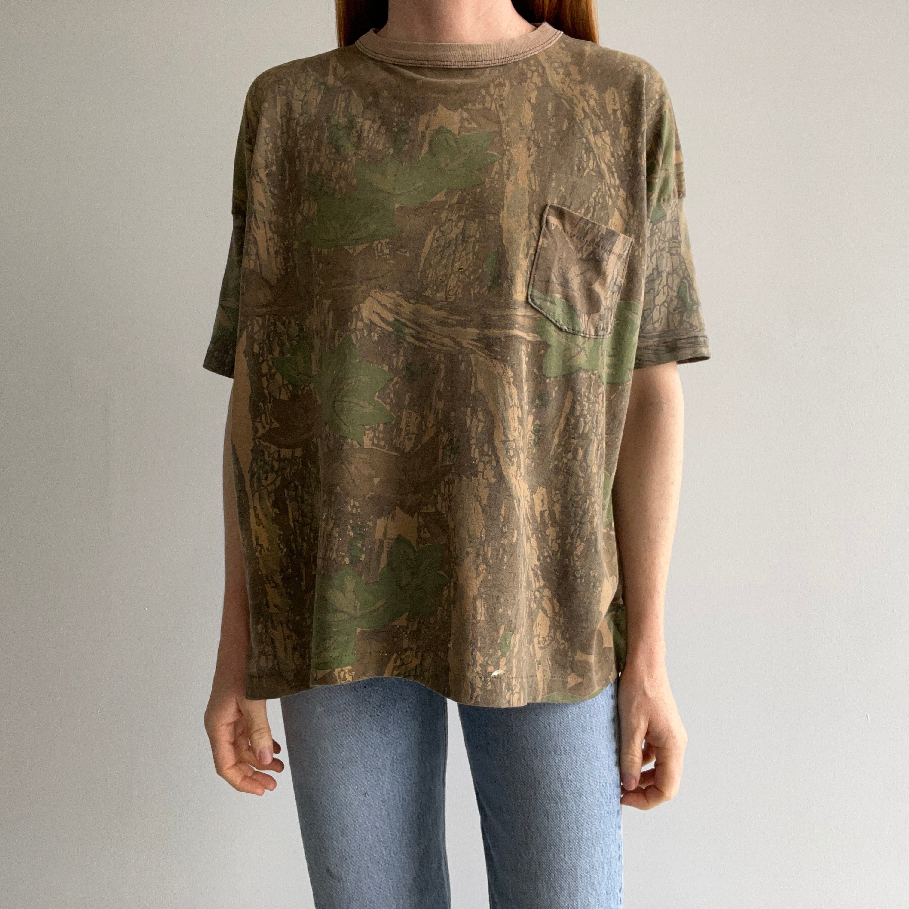 1980s Tree Camo Pocket T-shirt with a Good Fit