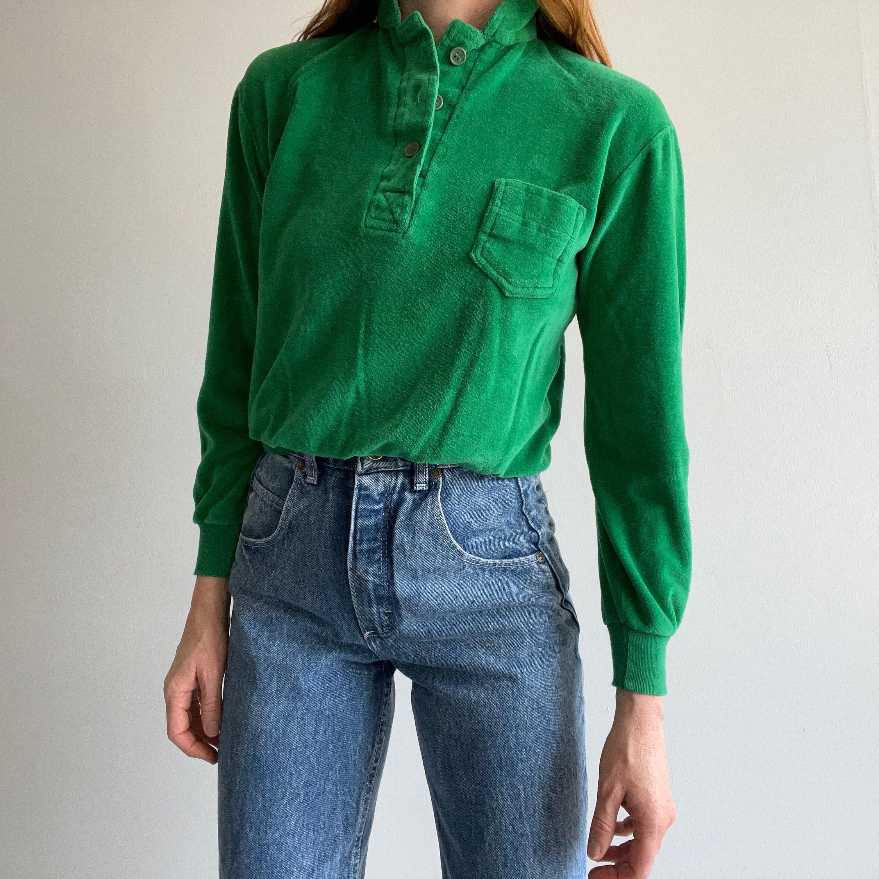 1970s Kelly Green Mock Neck Henley 100% Cotton (Velour) Long Sleeve Shirt