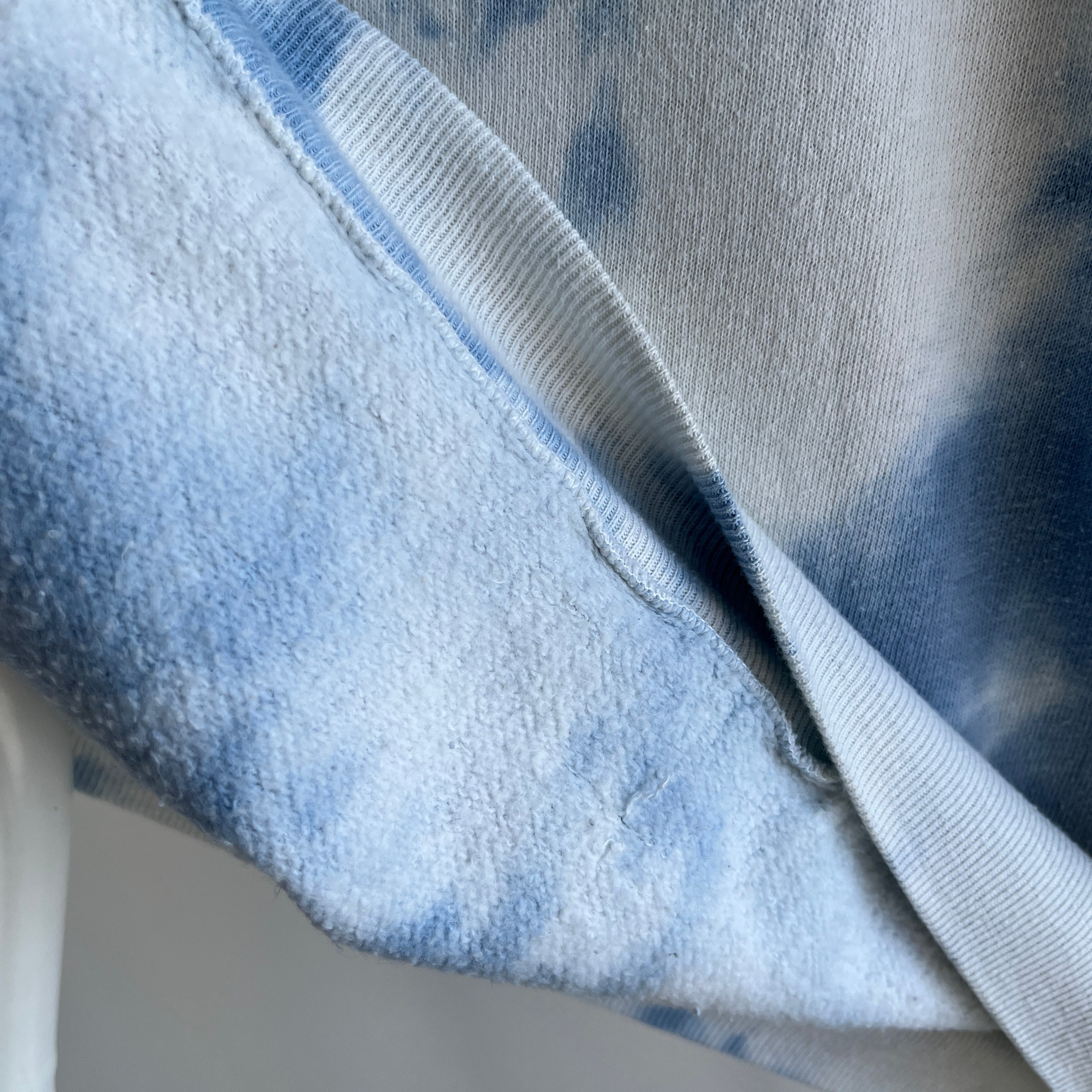 1970s Sky Blue Tie Dye Raglan - Mostly Cotton