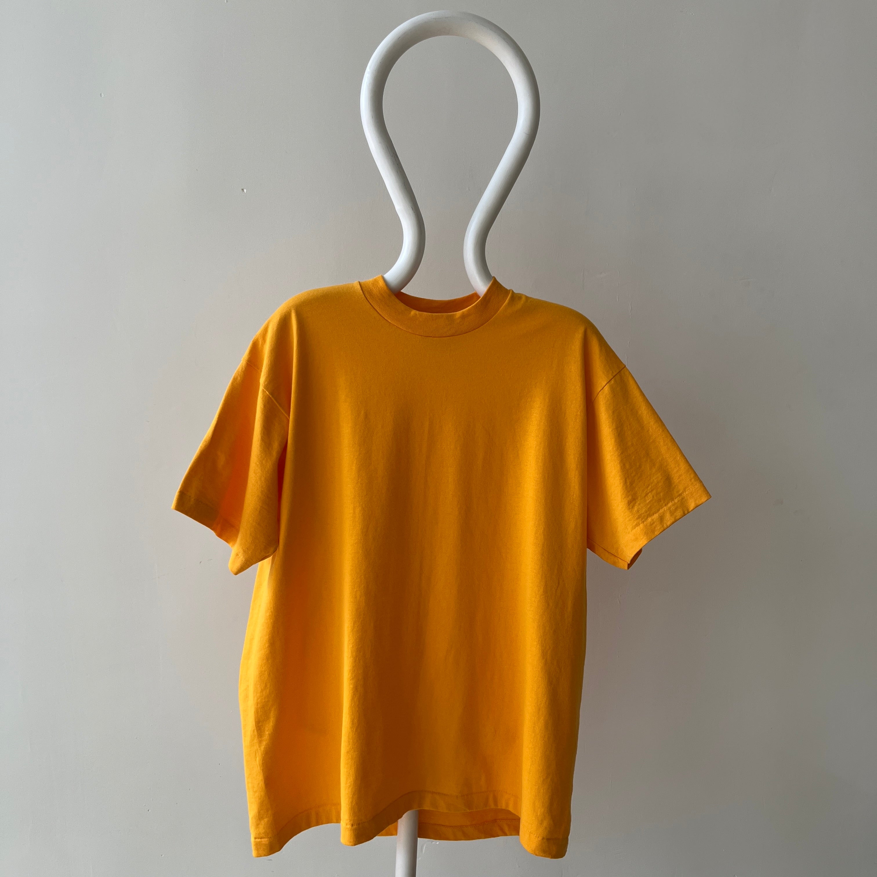 T-shirt teinté de peinture noire vierge des années 00