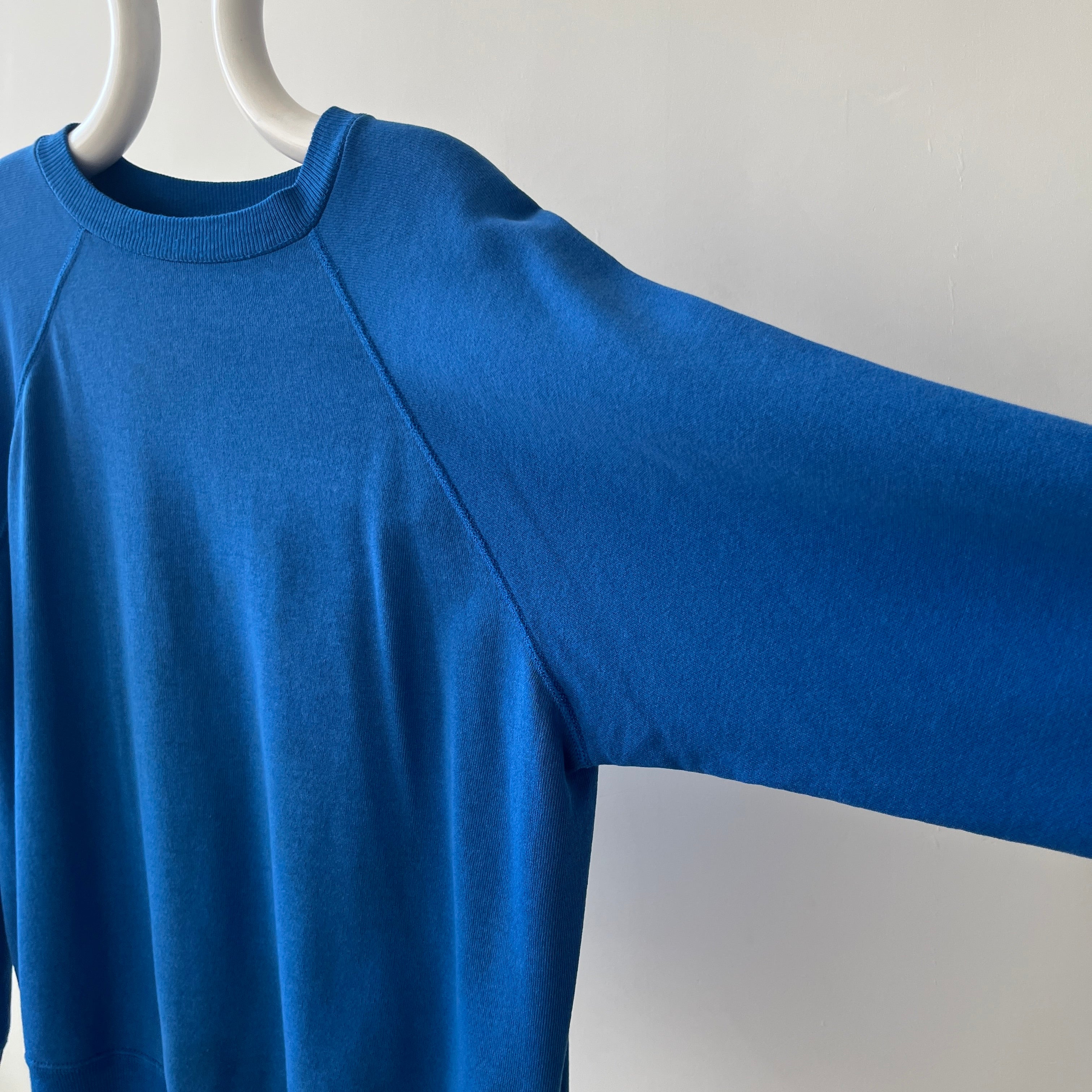 1990s Blank Blue Hanes Raglan Sweatshirt