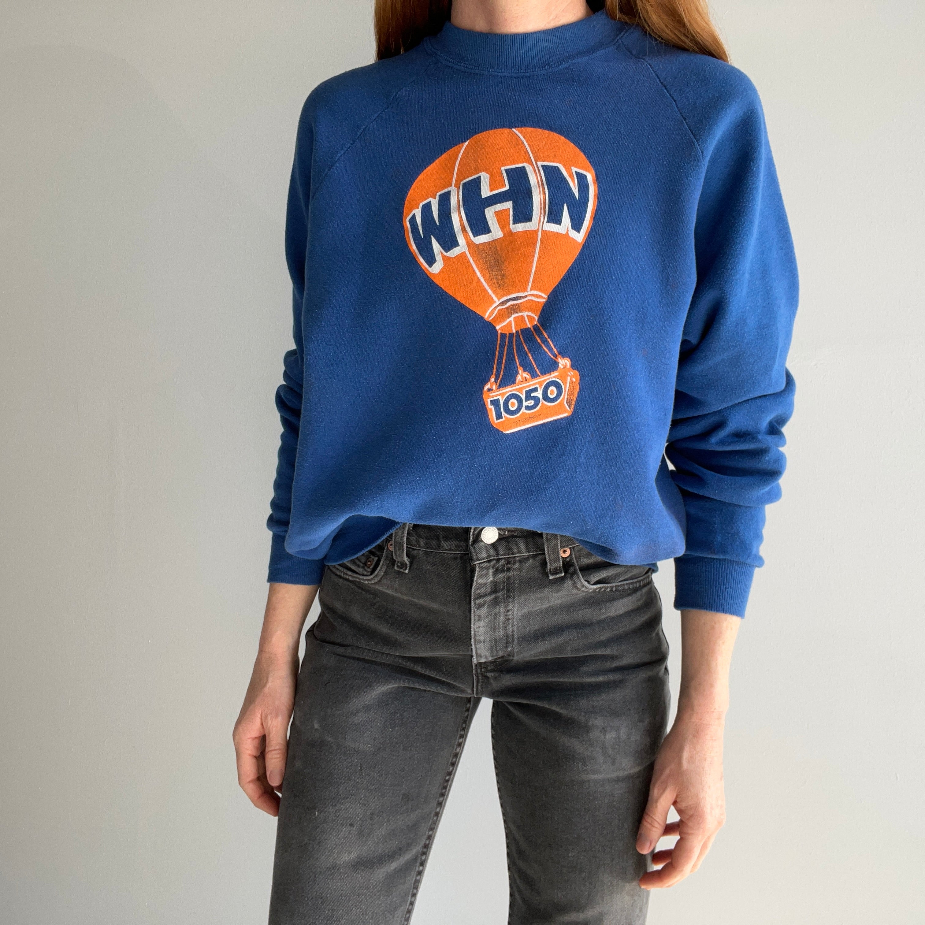 1980s WHN AM 1050 Sweatshirt _ NYC