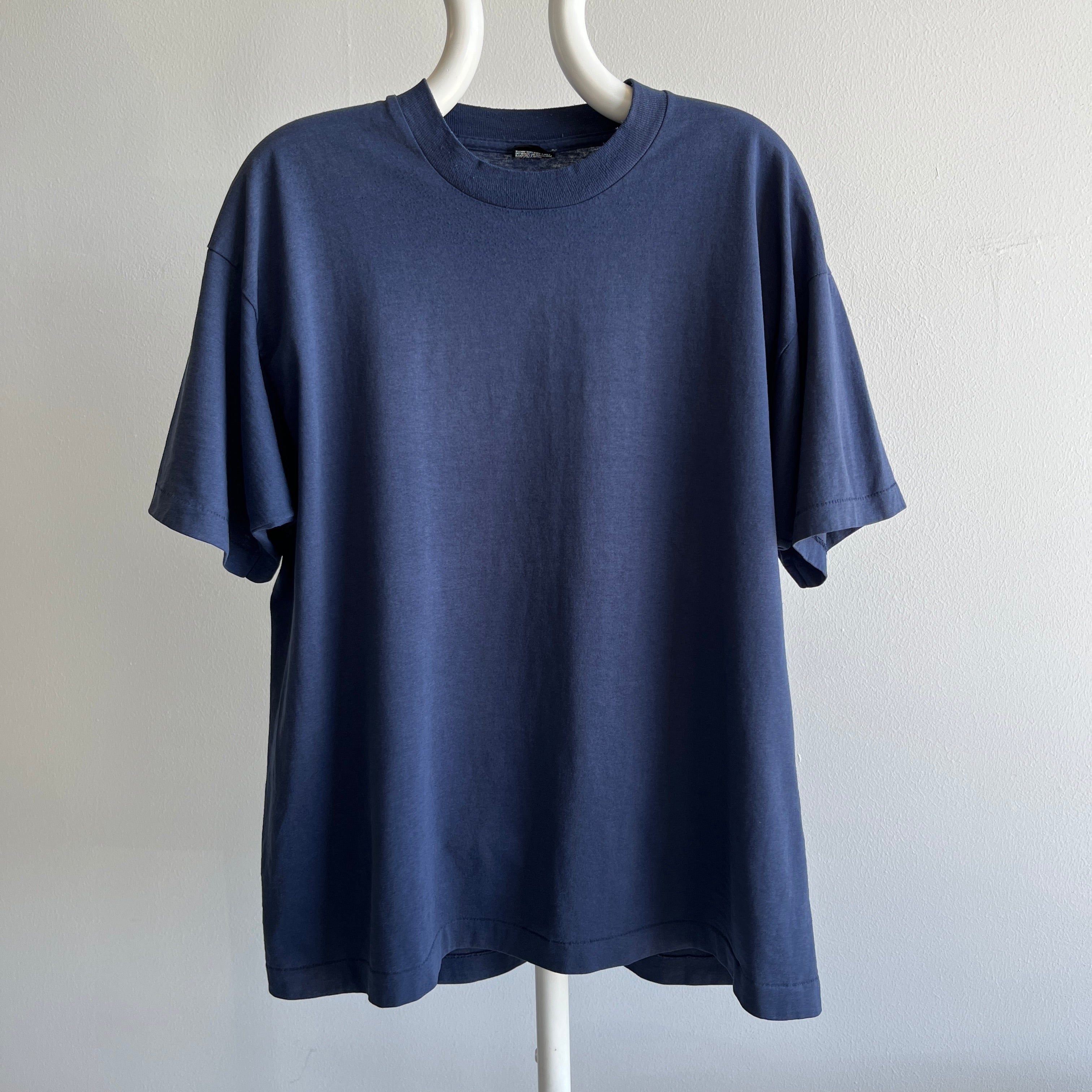 1980/90s Nicely Worn Blank Navy Single Stitch T-Shirt