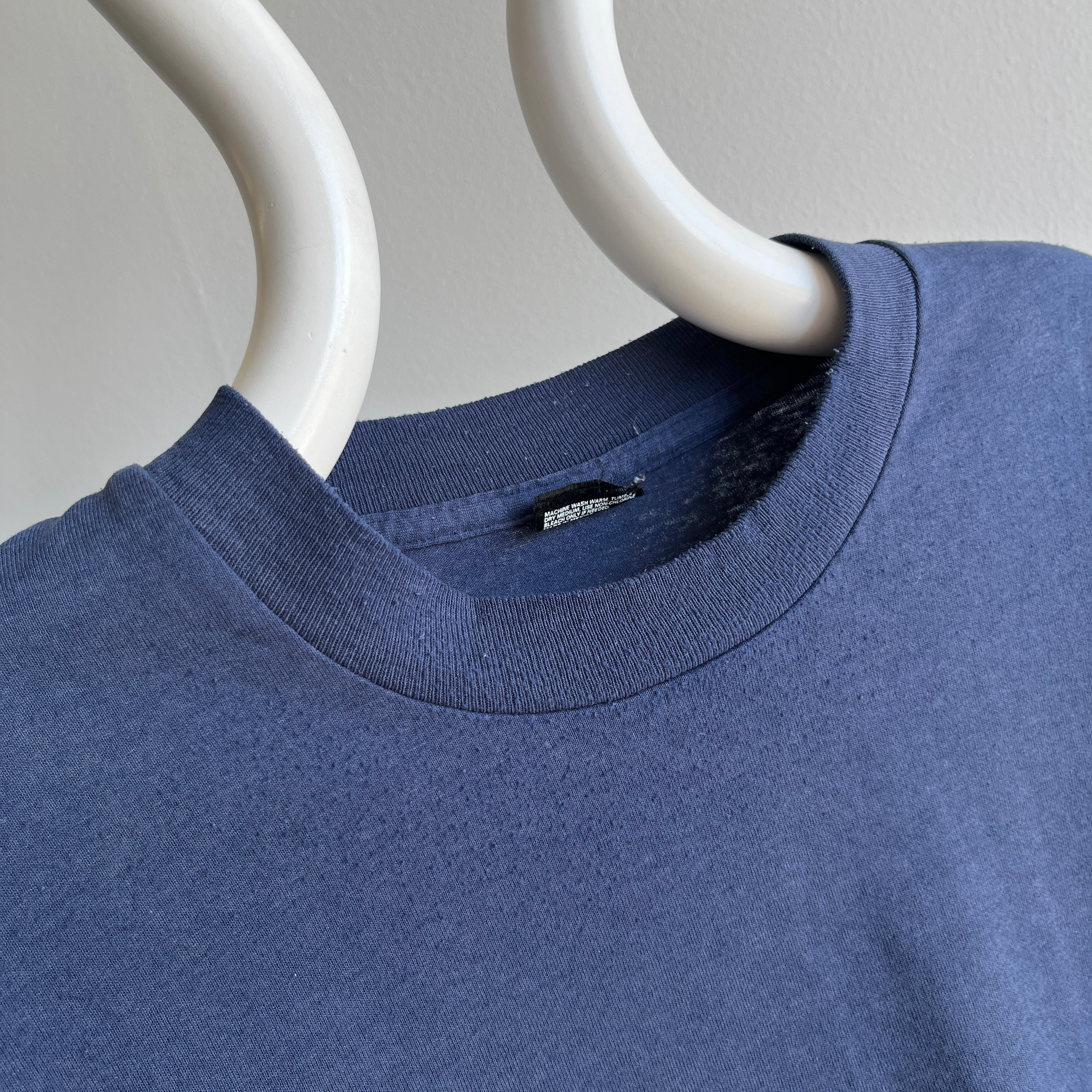 1980/90s Nicely Worn Blank Navy Single Stitch T-Shirt