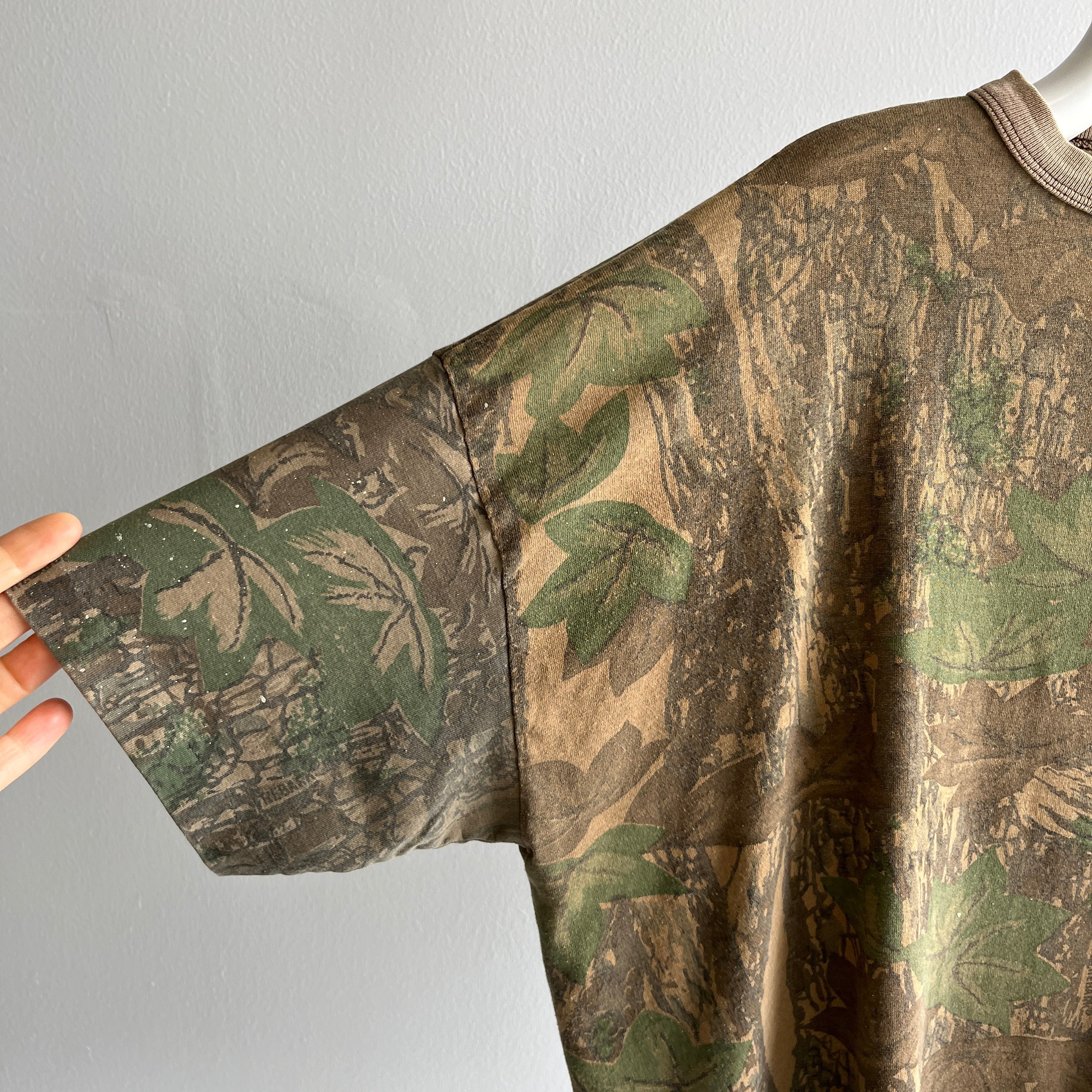 1980s Tree Camo Pocket T-shirt with a Good Fit