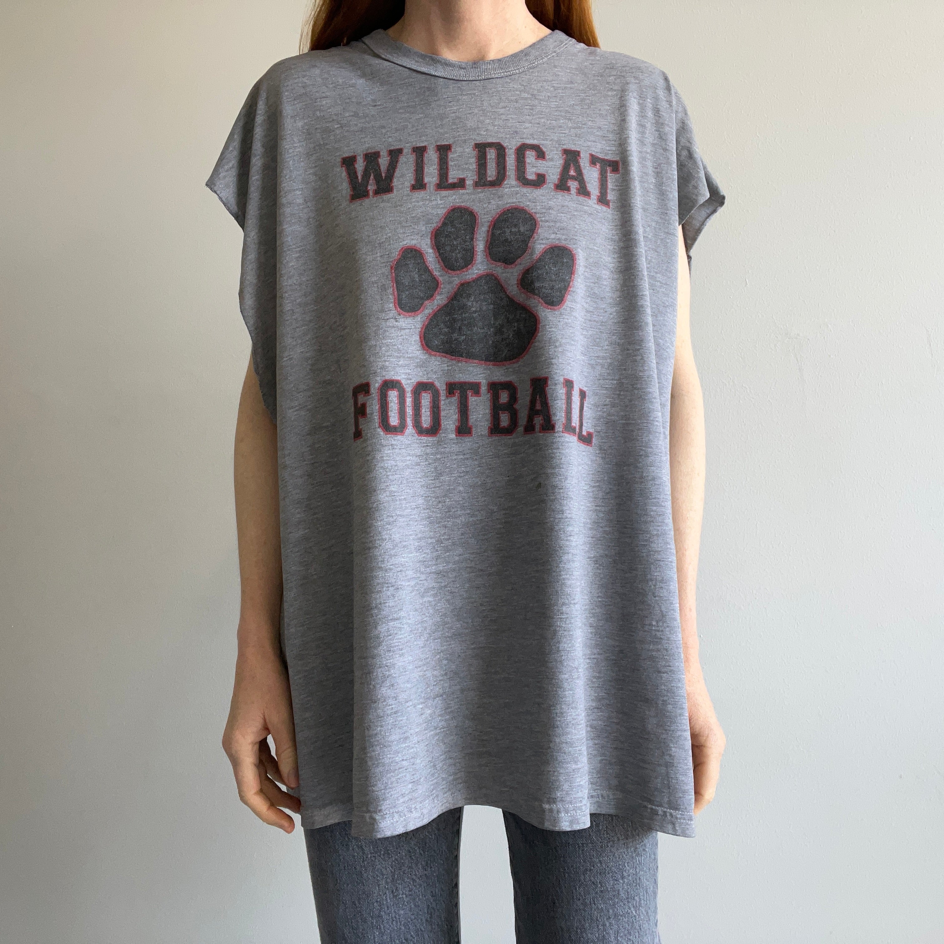 1990/2000s Wildcat Football Cut Sleeve Thrashed T-Shirt