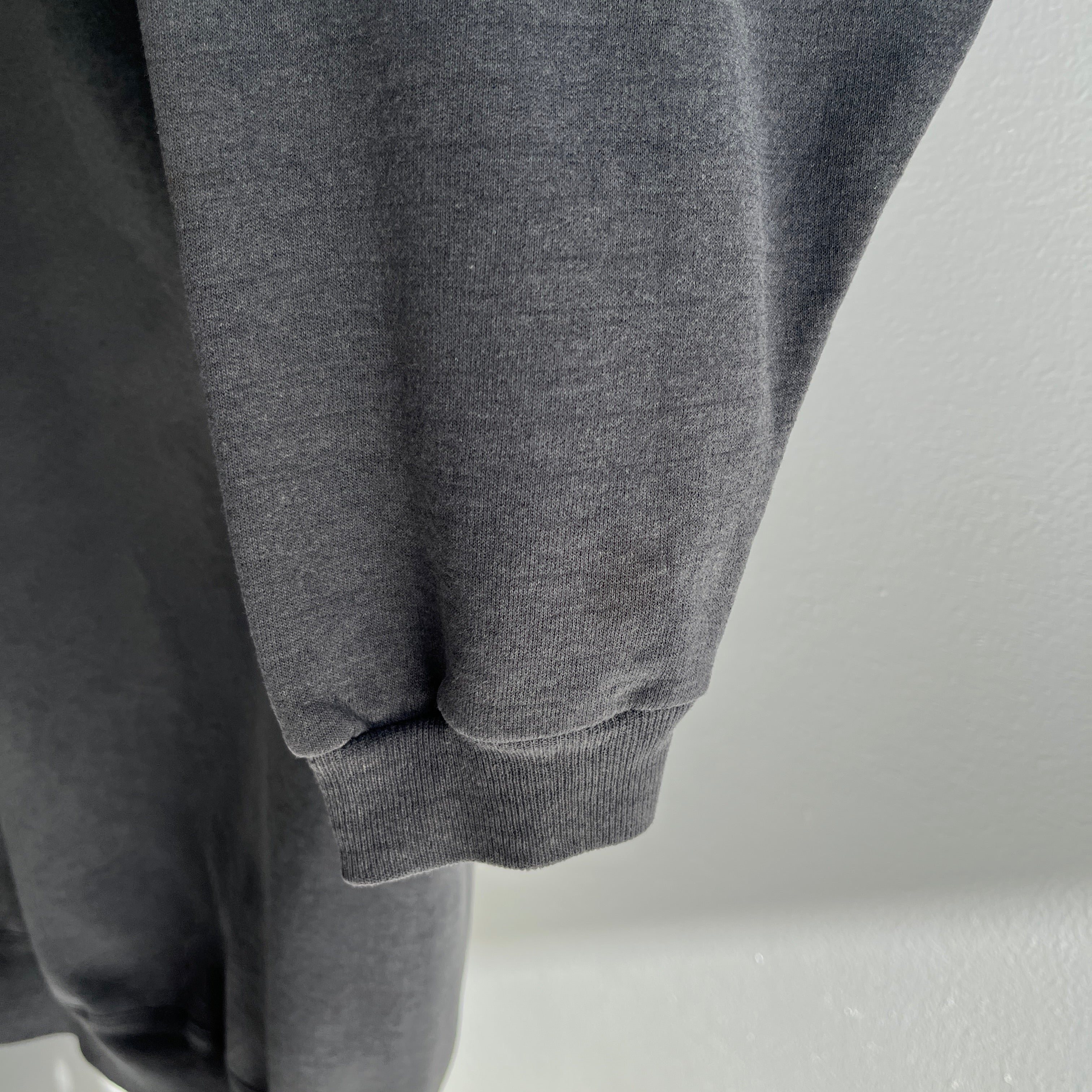 1990s Faded Black to Gray/Deep Gray Low Pit Relaxed Fit Sweatshirt