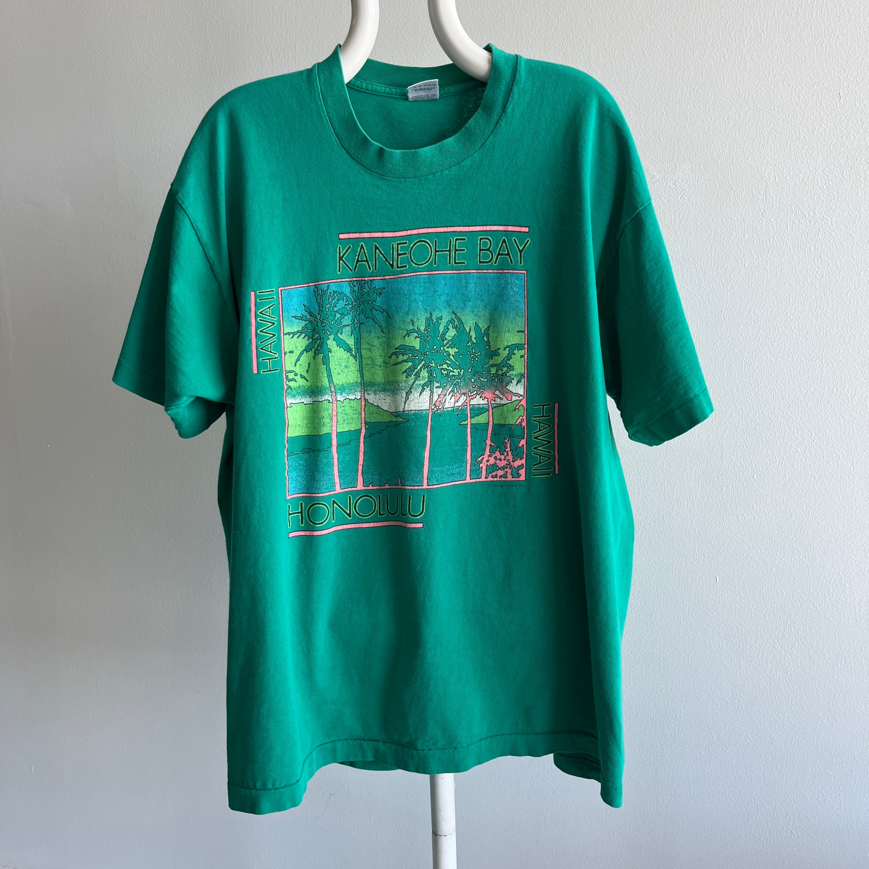 1980/90s Kaneohe Bay Hawaii Tourist T-Shirt - Perfectly Worn