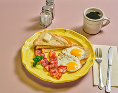 Limited Edition Hot Plate City - Bacon and Eggs Beverly Hills Breakfast with Coffee!