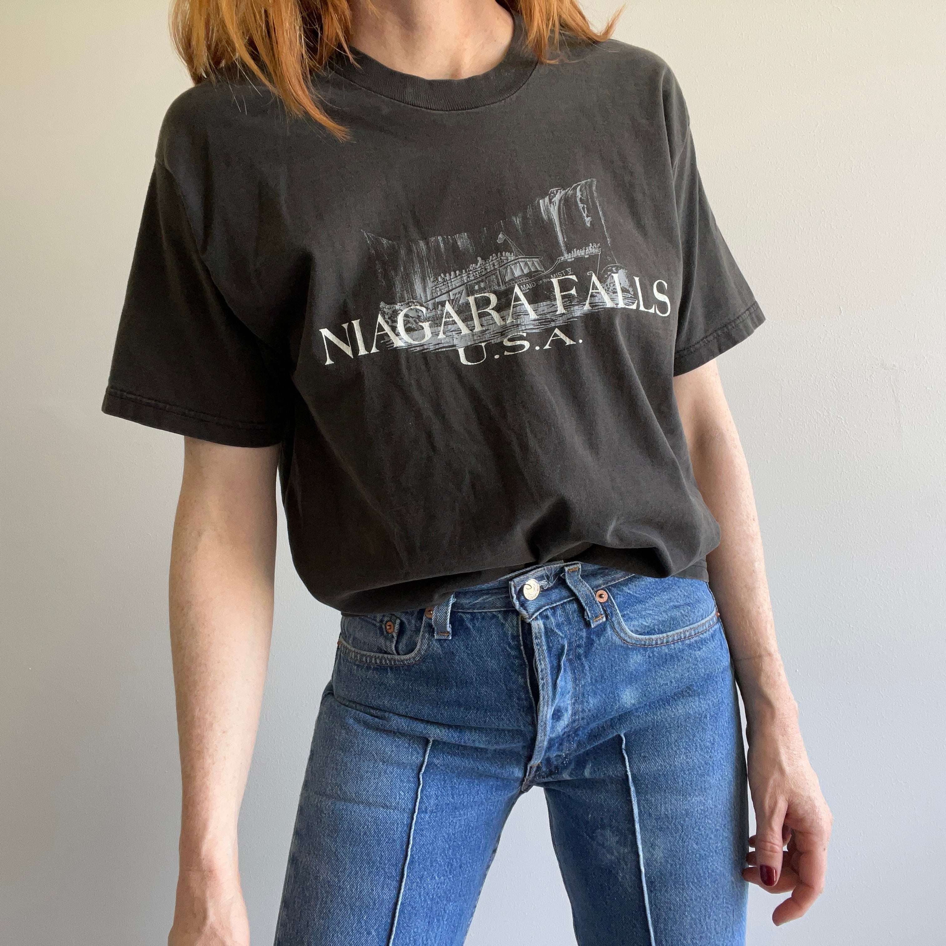 1990s Niagara Falls Graphic Tourist T-Shirt