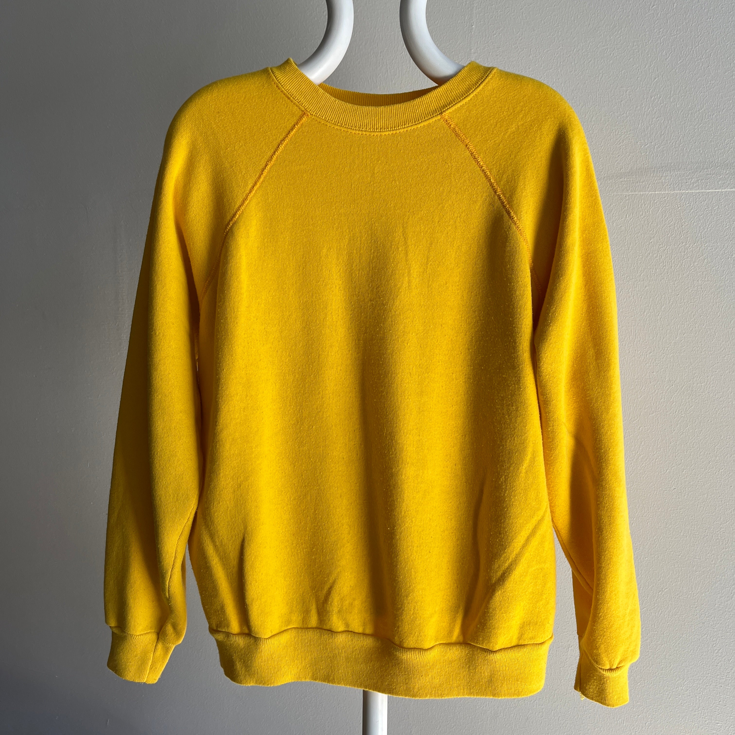 Raglan vierge jaune souci des années 1980 par Tultex