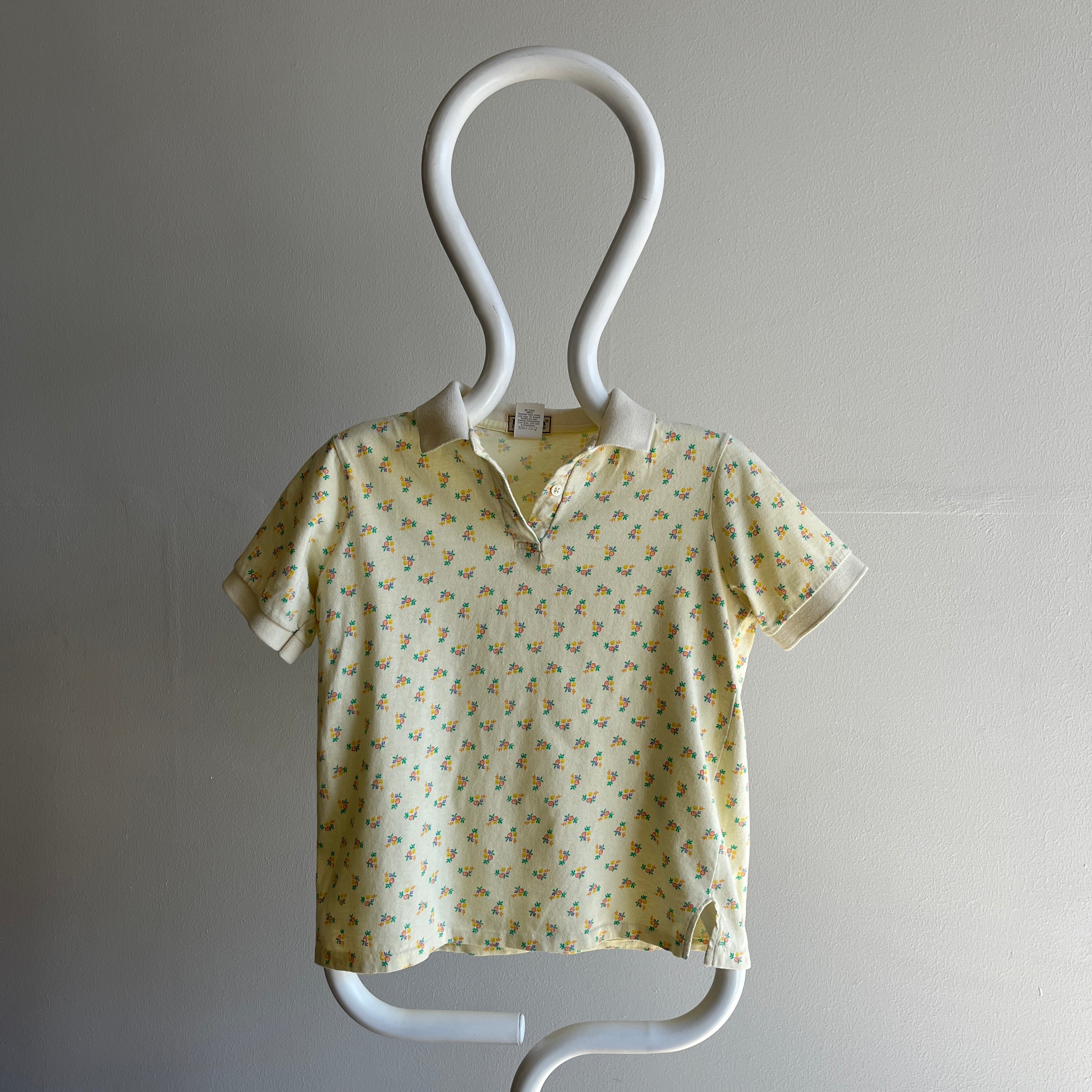 1980s LL Bean Floral Polo T-Shirt - Fabriqué aux États-Unis