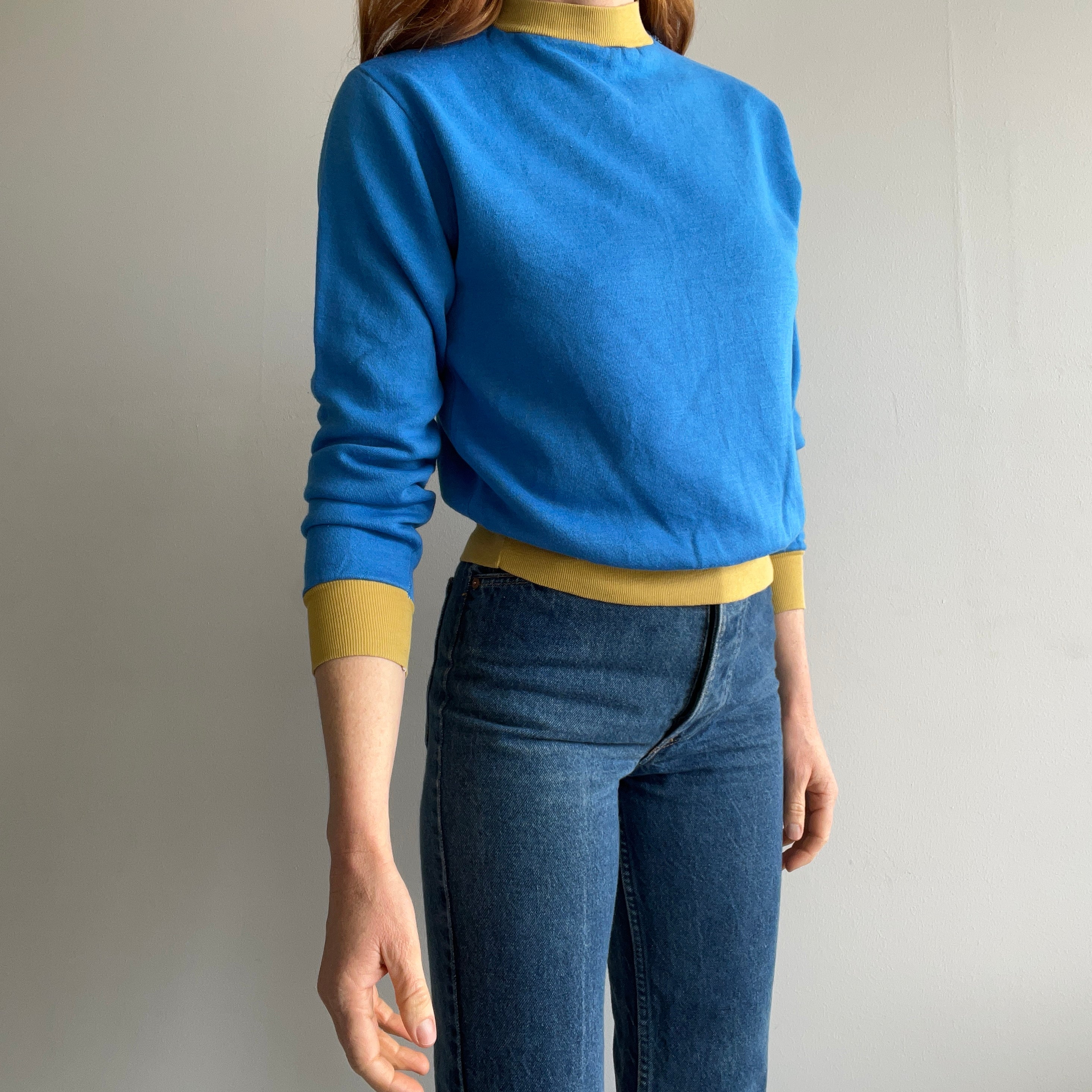 1960/70s Two Tone Mock Neck Sweatshirt - Swoon