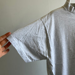 T-shirt gris blanc à col montant des années 1990 par BVD