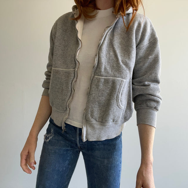1970s Plus Petite Taille Isolée Zip Up Beyond Awesome Sweat à Capuche Gris