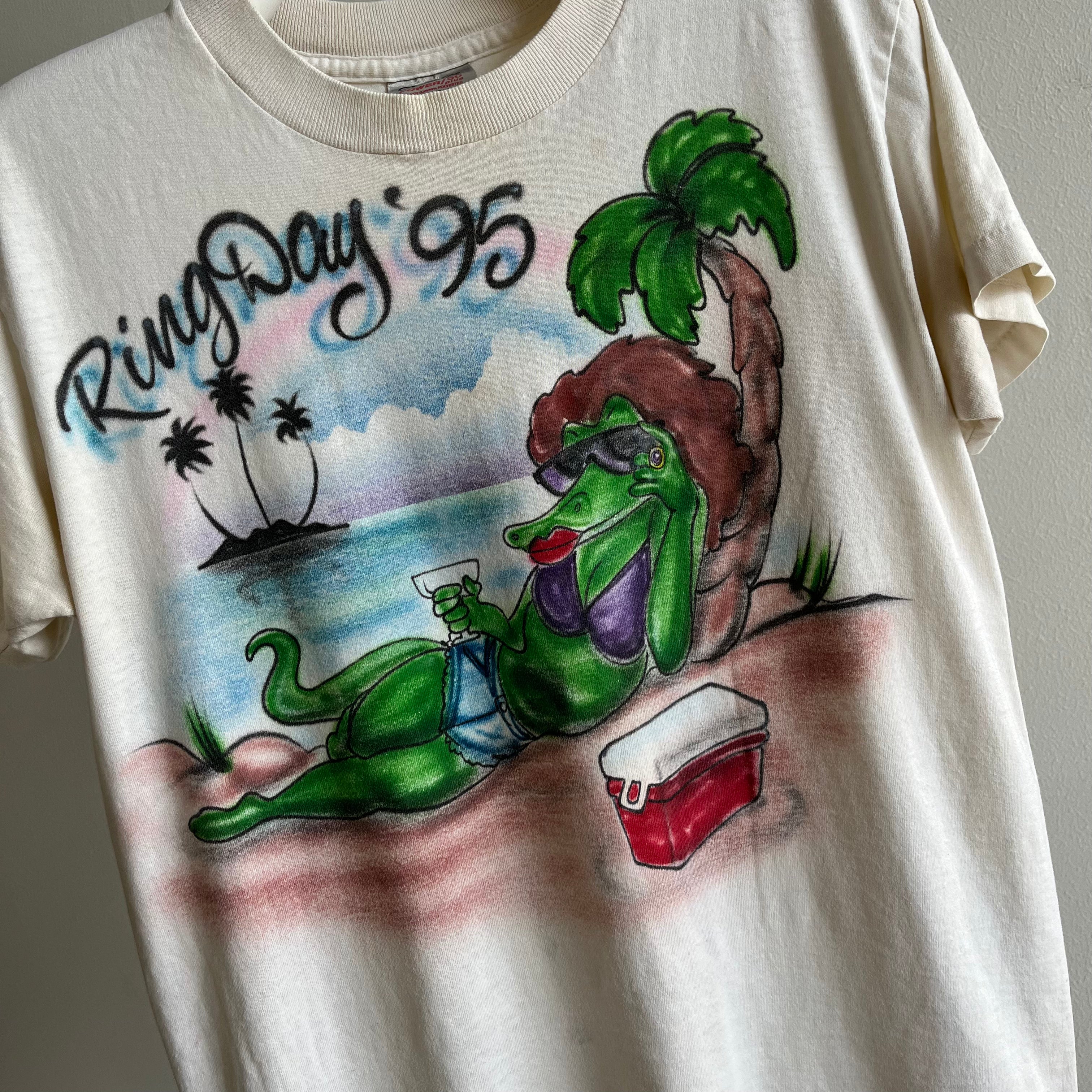1995 RIng Day Gator en bikini avec un tournesol et 