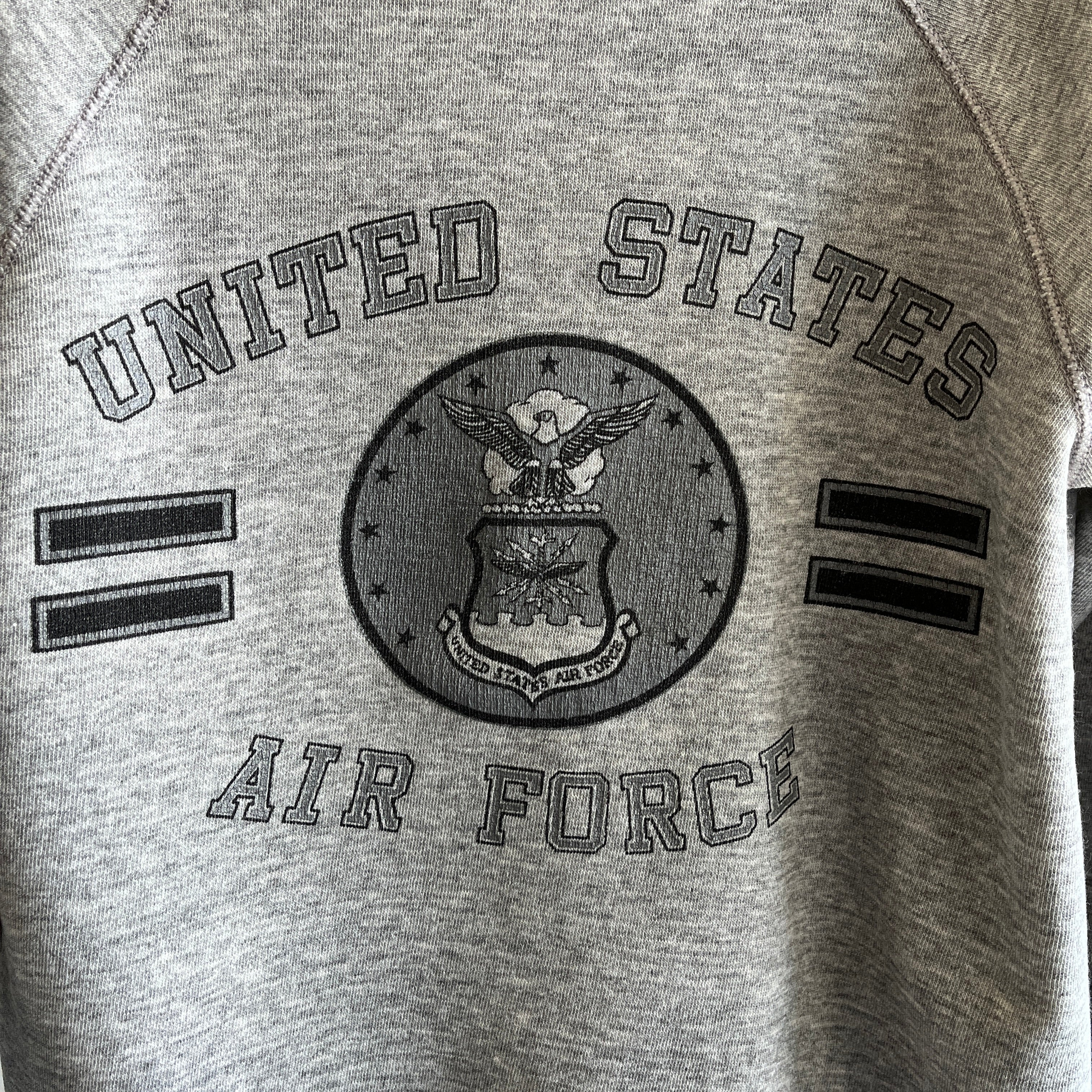 1980s US Air Force Joliment Tattered Sweat-shirt structuré à équipage supérieur
