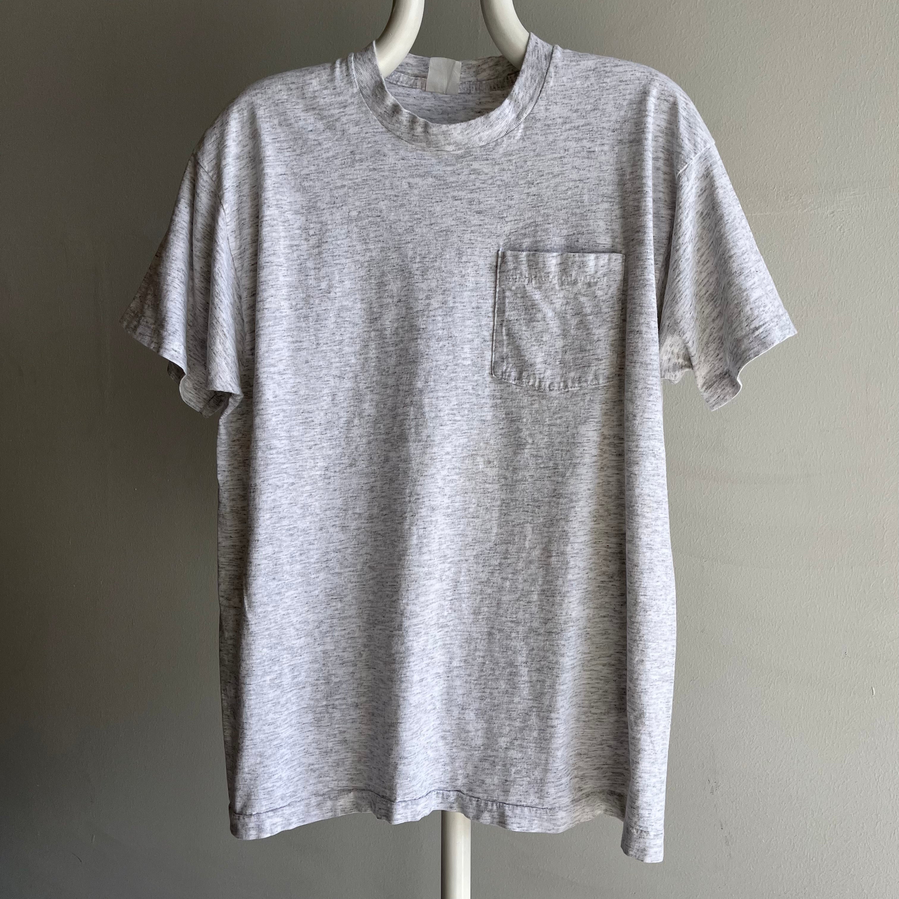 T-shirt à poche en coton gris clair des années 1980