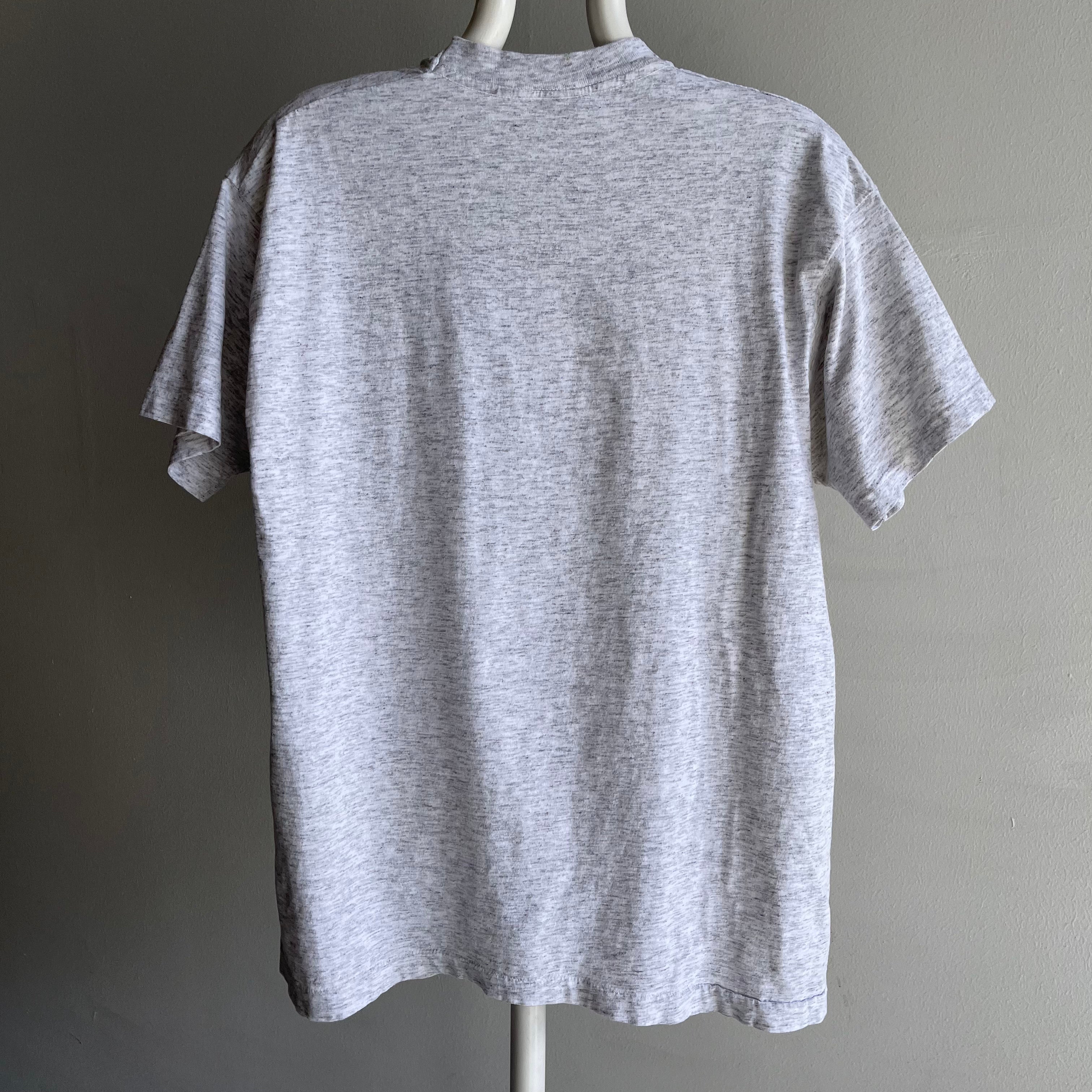 T-shirt à poche en coton gris clair des années 1980