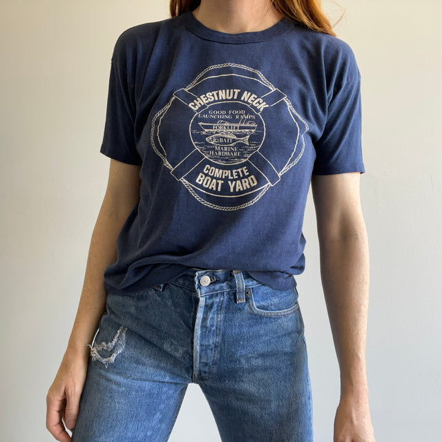 1970s Chestnut Neck Complete Boatyard T-shirt à col roulé