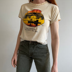 1980s Great South Bay, Long Island Aged Stained (Now Ecru) T-shirt presque fin comme du papier