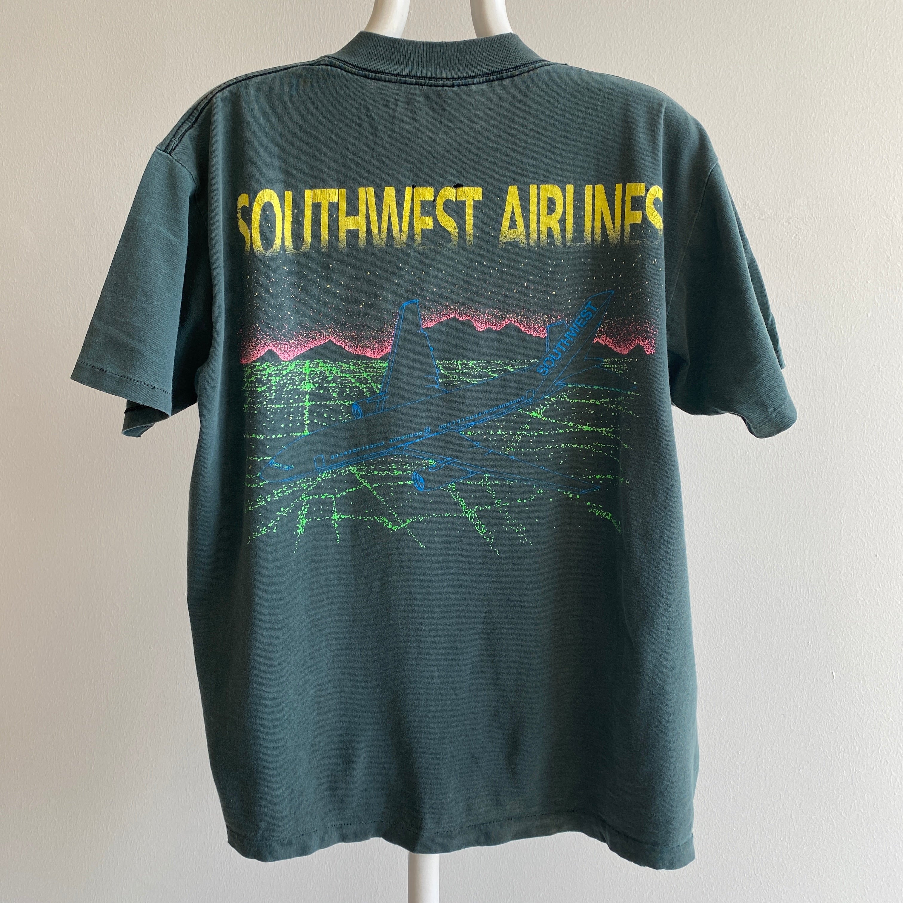T-shirt gris/bleu parfaitement battu par Southwest Airlines des années 1990 - Collection personnelle