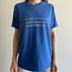 T-shirt usé de l'Institut de recherche sur les micronutriments des années 1980