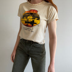 1980s Great South Bay, Long Island Aged Stained (Now Ecru) T-shirt presque fin comme du papier