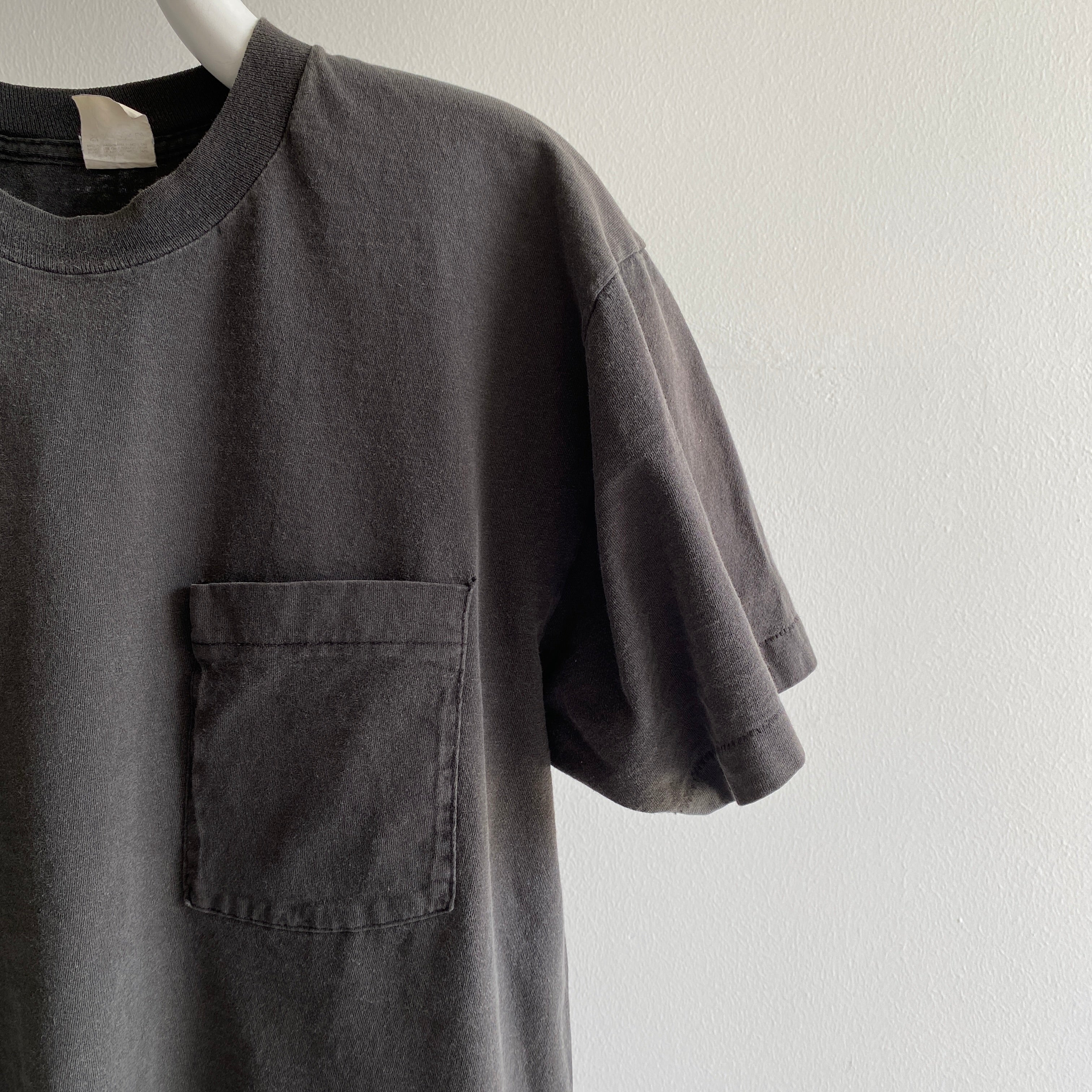 T-shirt de poche délavé noir en coton FOTL des années 1980