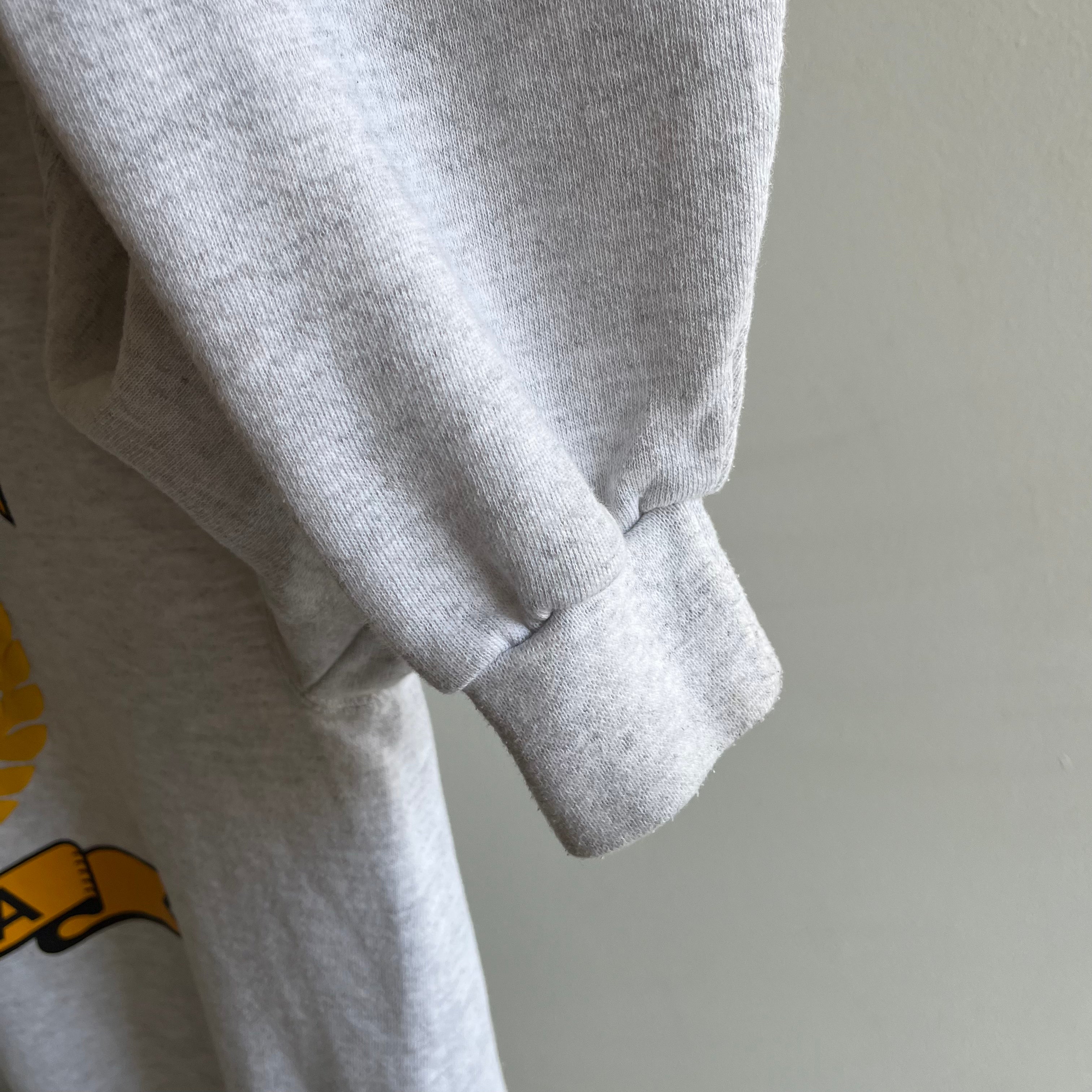 1990s Dominica Alumuna Sweatshirt