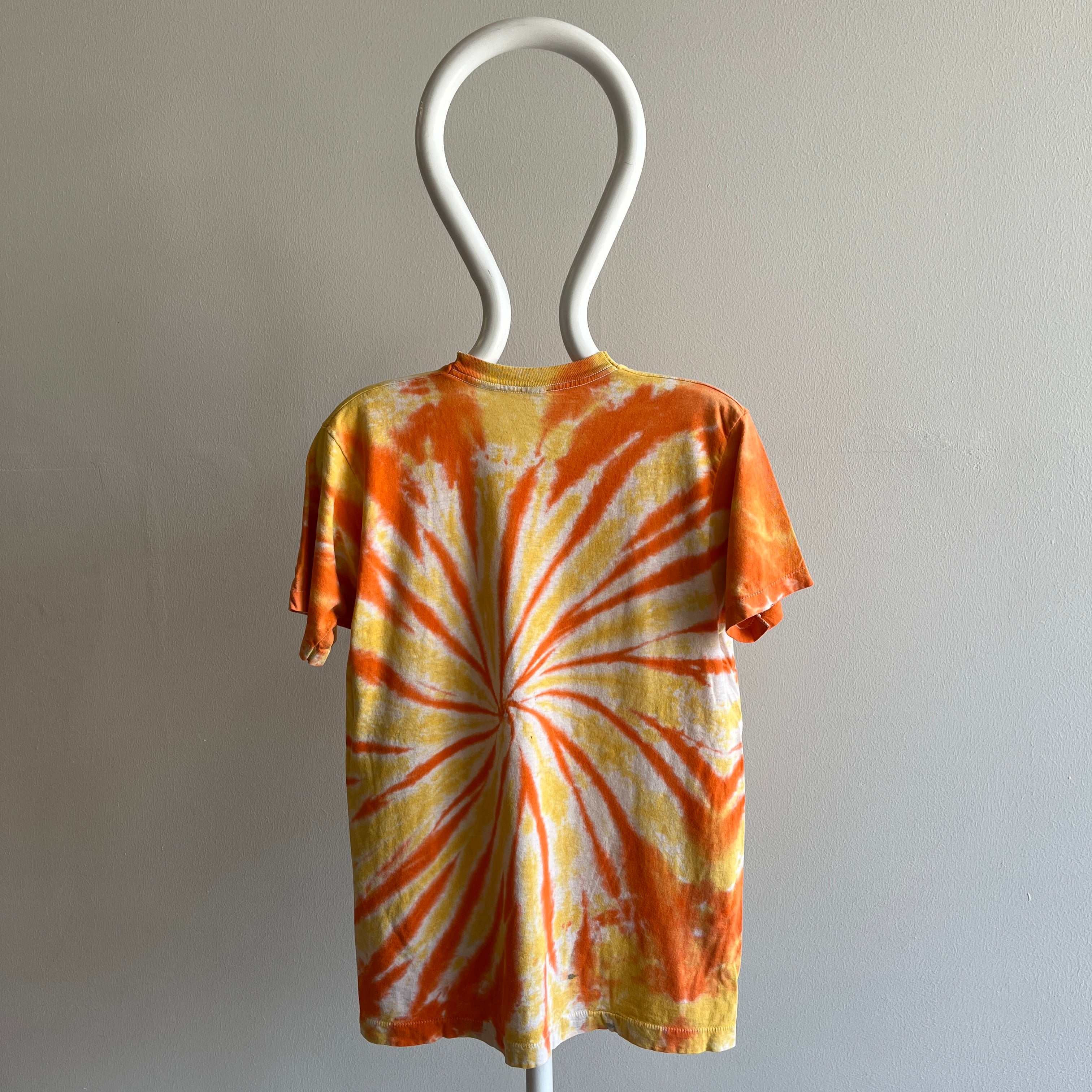 T-shirt Sunshine Tie Dyed des années 1980 par FOTL