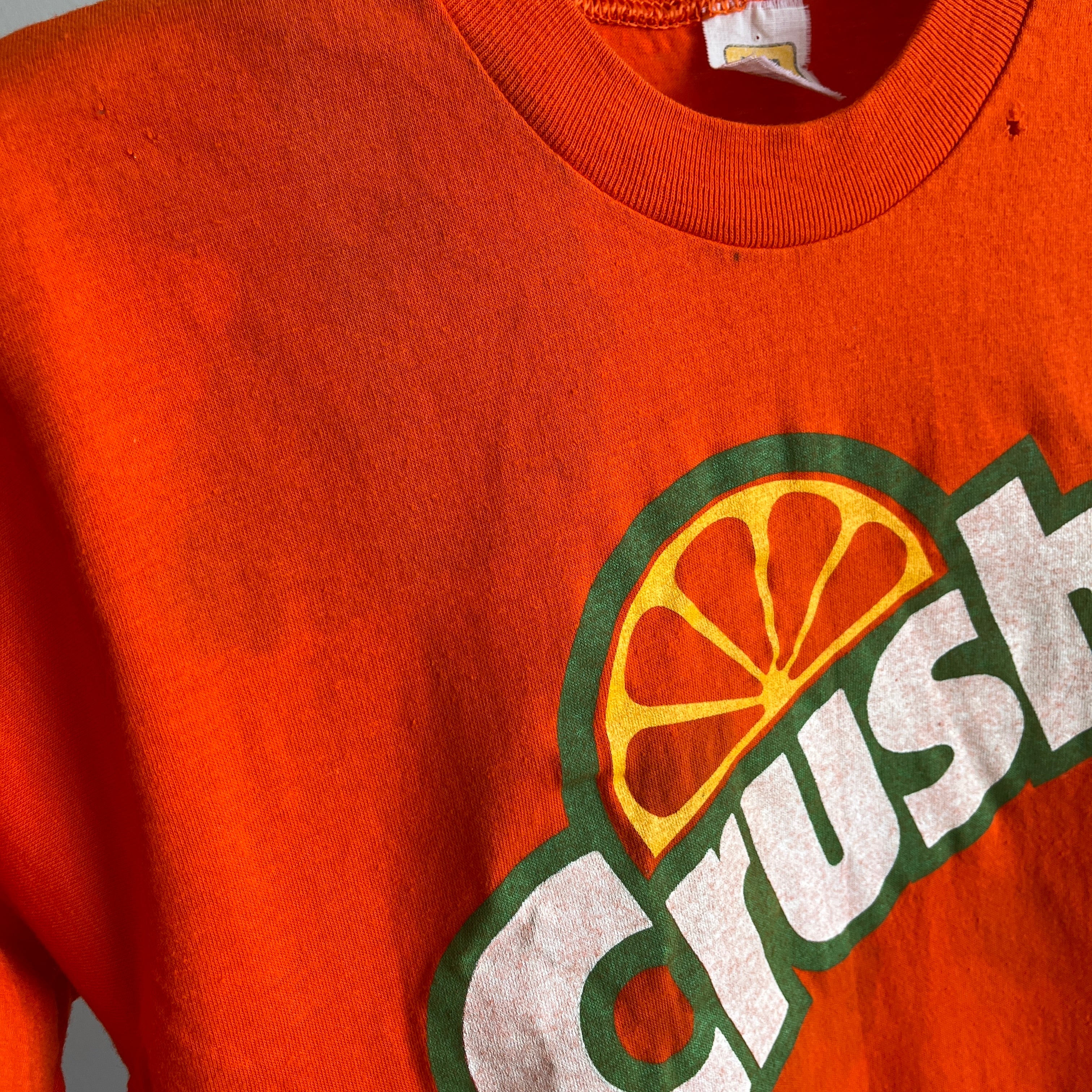 T-shirt Orange Crush des années 1970/80 par Velva Sheen - Taché